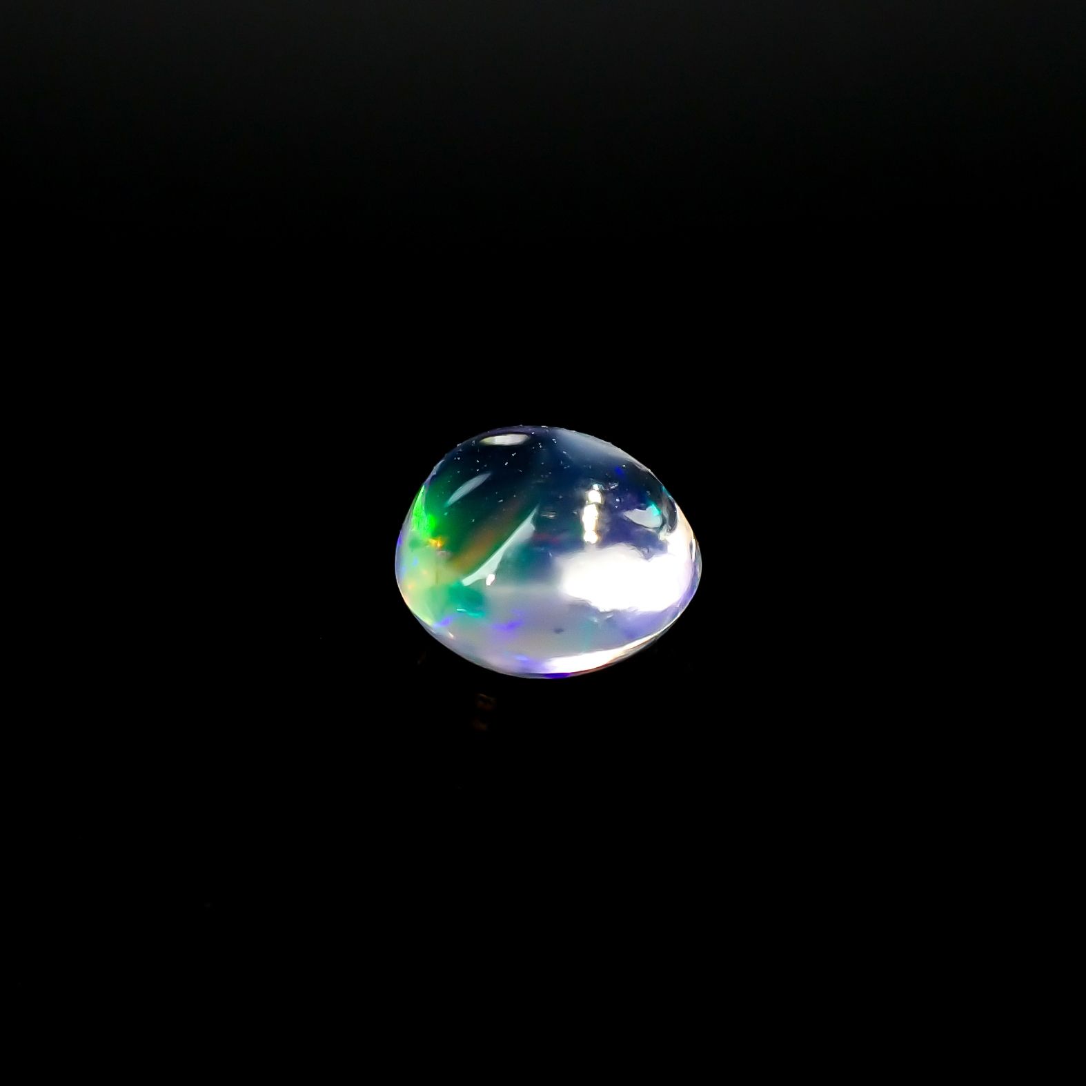 ウォーターオパール 原石 メキシコ産 0.55ct[240125310]5.6x5.5mm前後