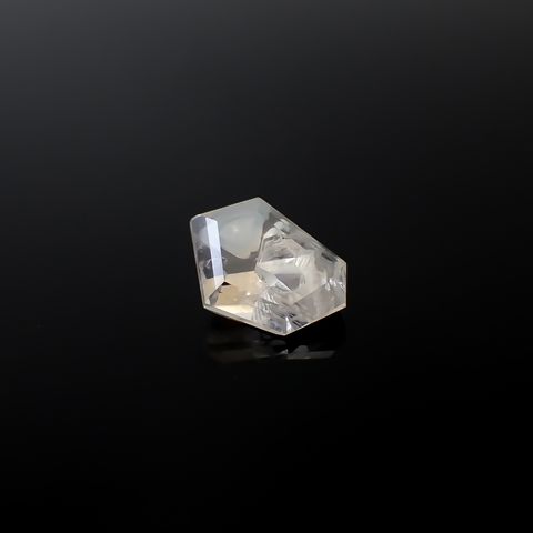 ◇フリーフォーム◇フローライトインクォーツ マダガスカル産 9.35ct [250329956]17.1x11.9mm前後