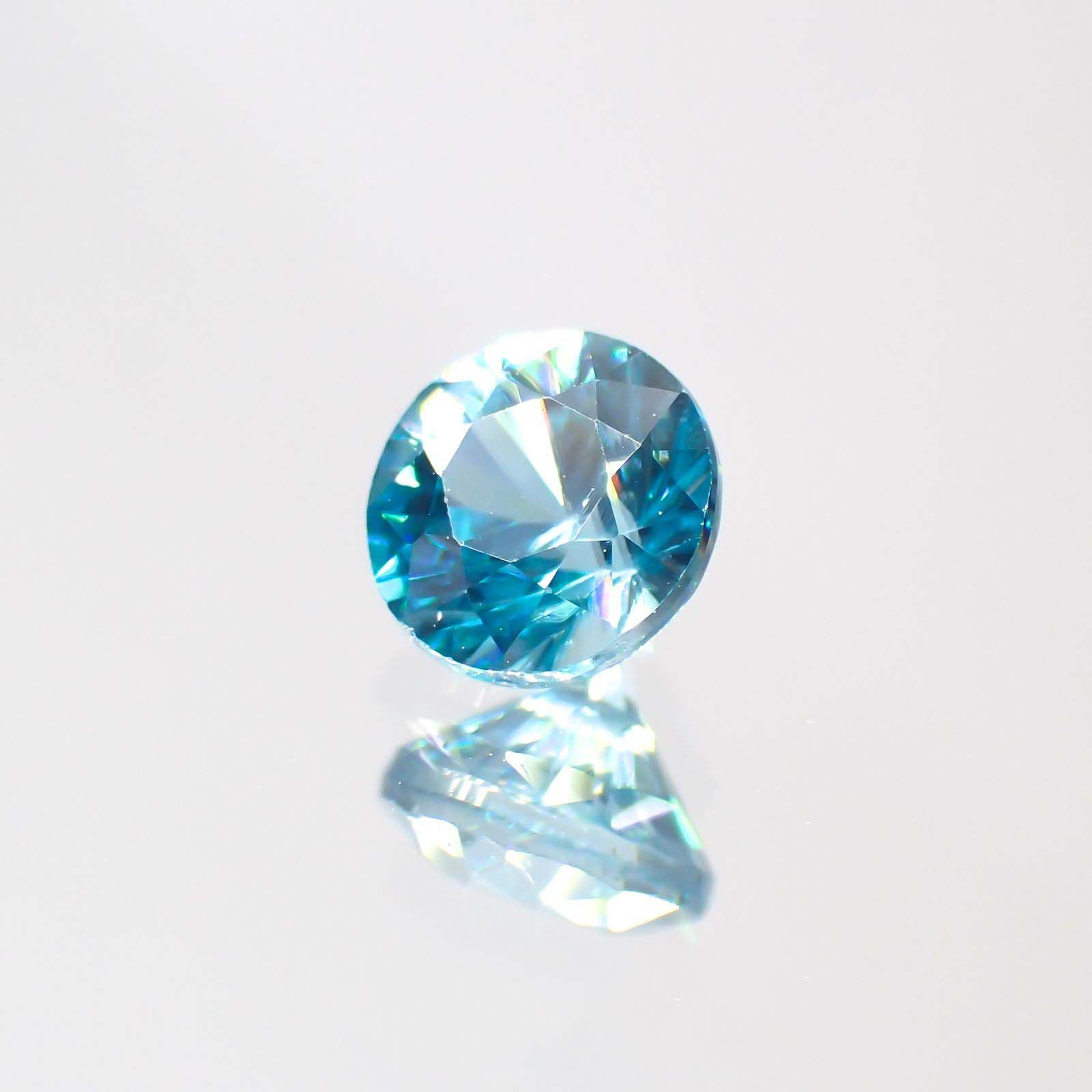 ブルージルコン(宝石名ジルコン) カンボジア産 0.76ct 識別済[211013449]4.9×4.9mm前後