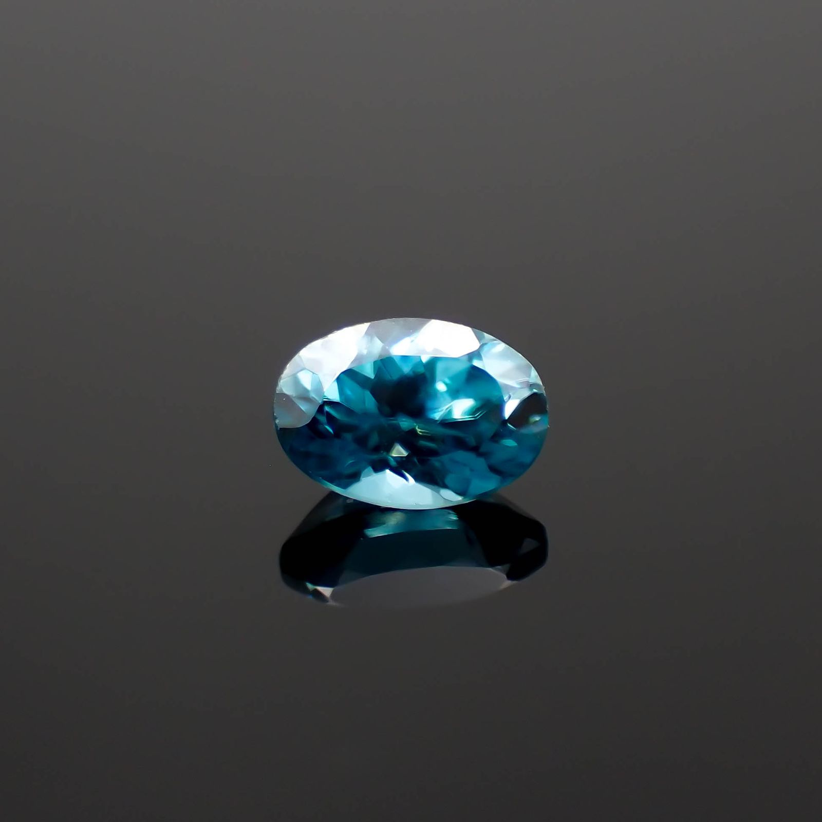 ブルージルコン カンボジア産 0.81ct[230823032]5.9x4.1mm前後