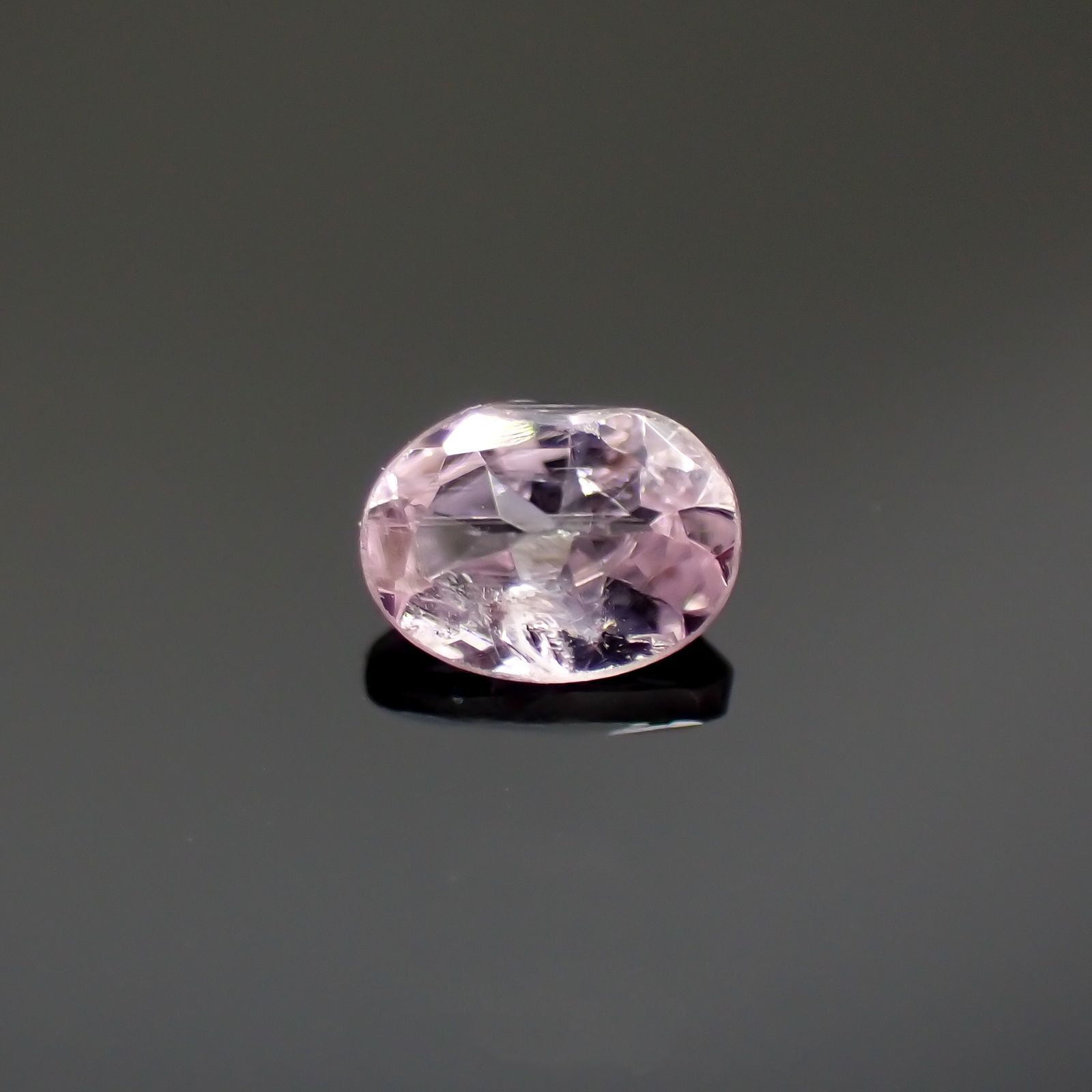 ピンクゾイサイト(宝石名ピンク・ゾイサイト)タンザニア産 0.17ct 識別済[220115055]4x3mm前後