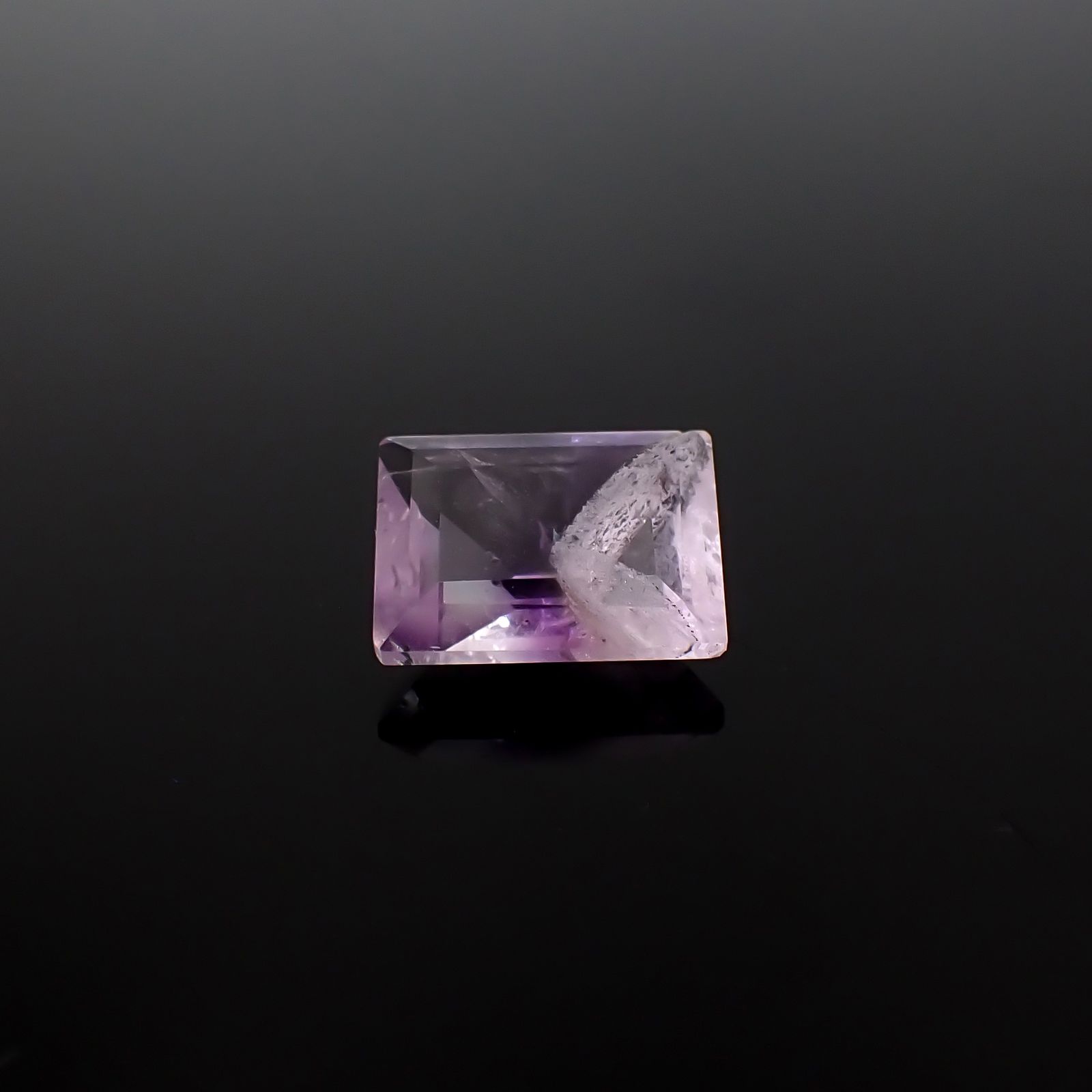 ワンウェイアメジスト ブラジル産 5.81ct / 12.9x10mm前後 [260432028]