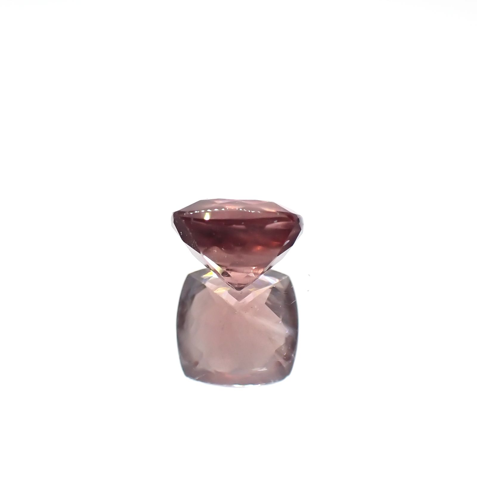 ピンクアパタイト ブラジル産 1.42ct [251224927]6.6x6.5mm前後