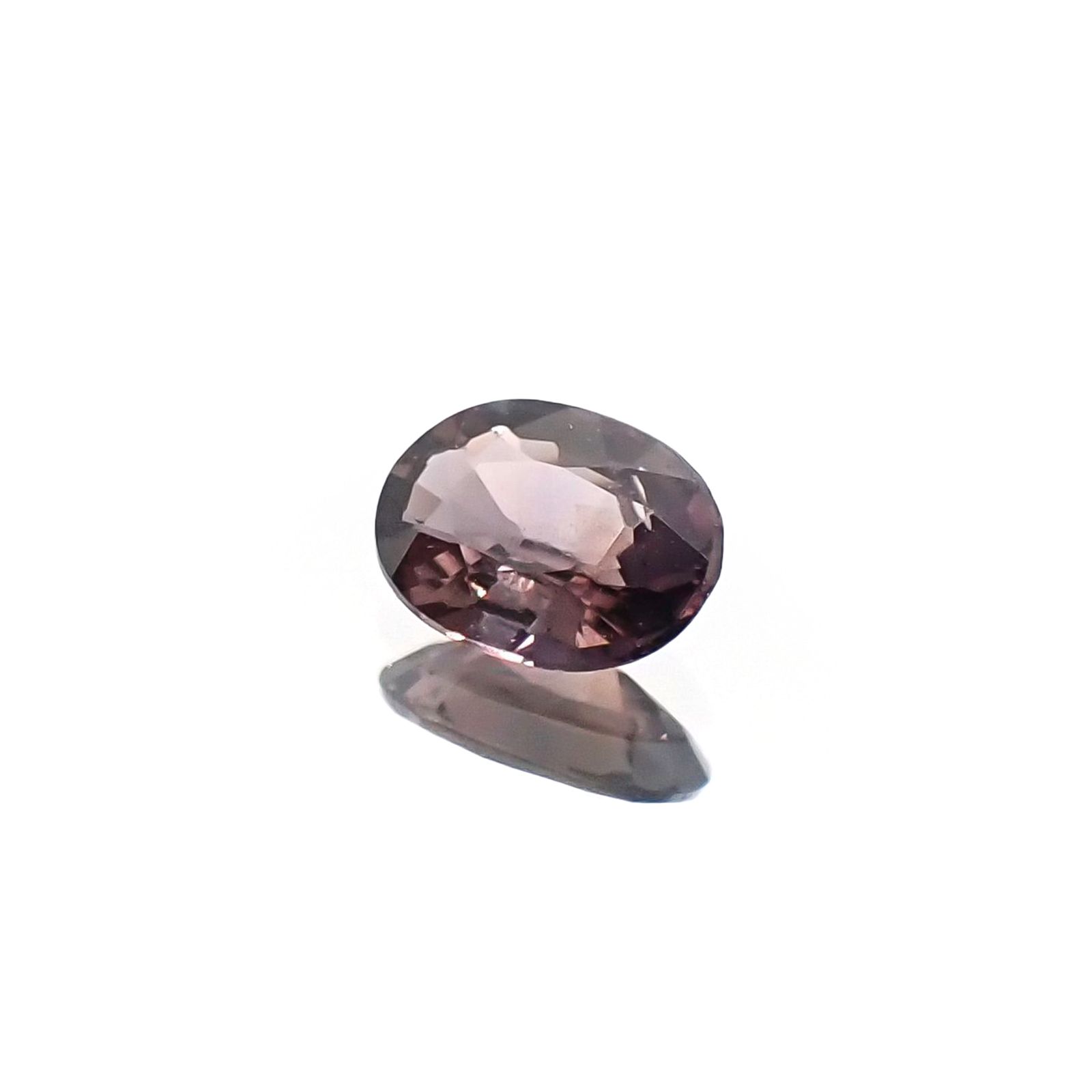 カラーチェンジサファイア 非加熱(宝石名サファイア)タンザニア産 識別済 0.31ct / 5x3.7mm前後 [231023983]