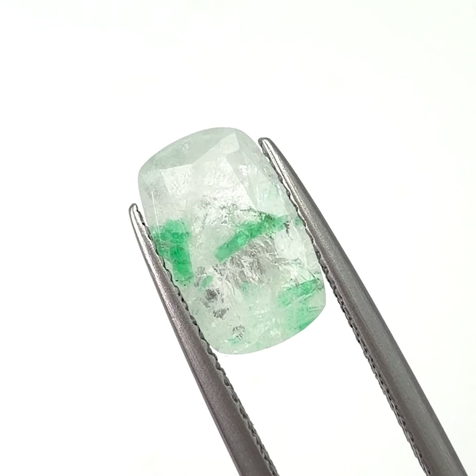 エメラルドインクォーツ パキスタン産 2.24ct / 11.5x7.3mm前後
