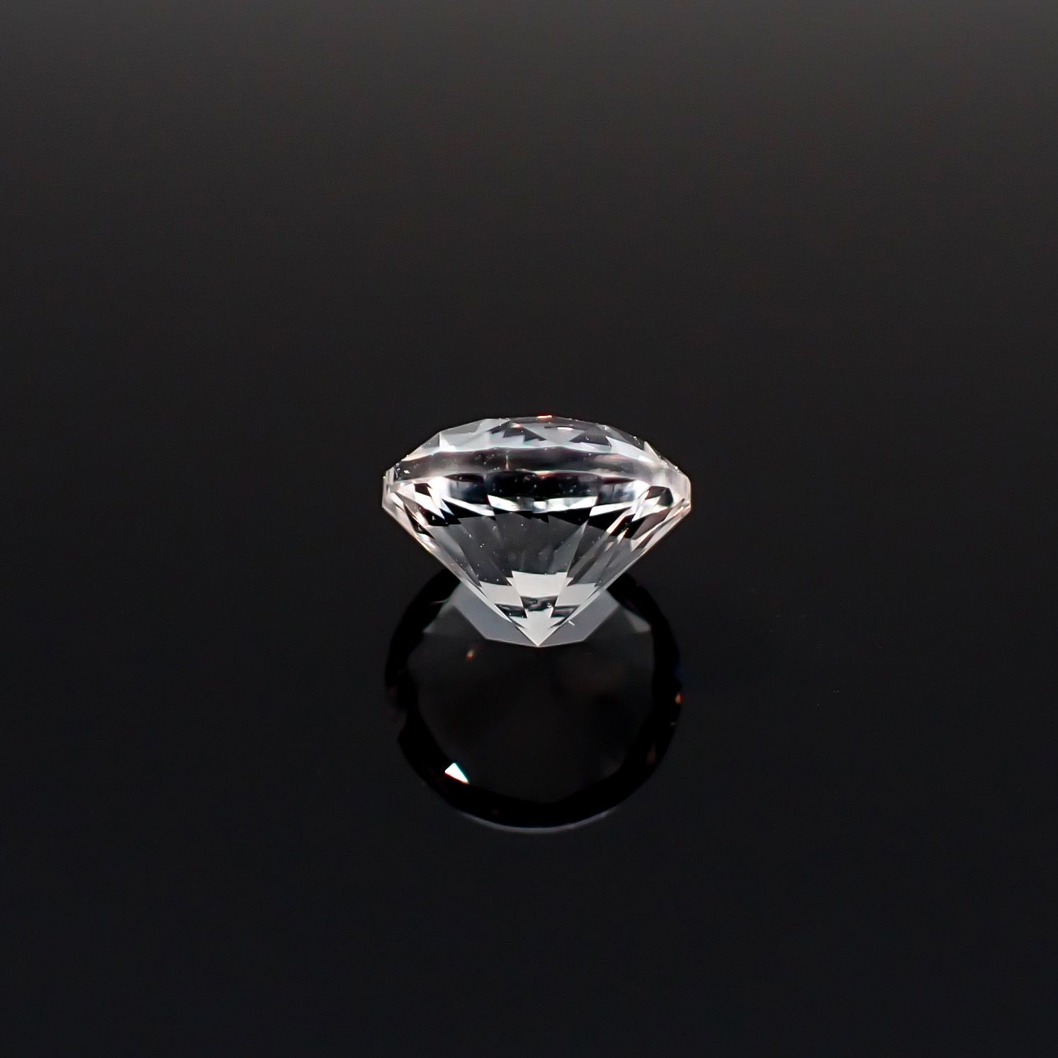フェナカイト ロシア産 0.93ct / 6.2x6.2mm前後 [260632426]