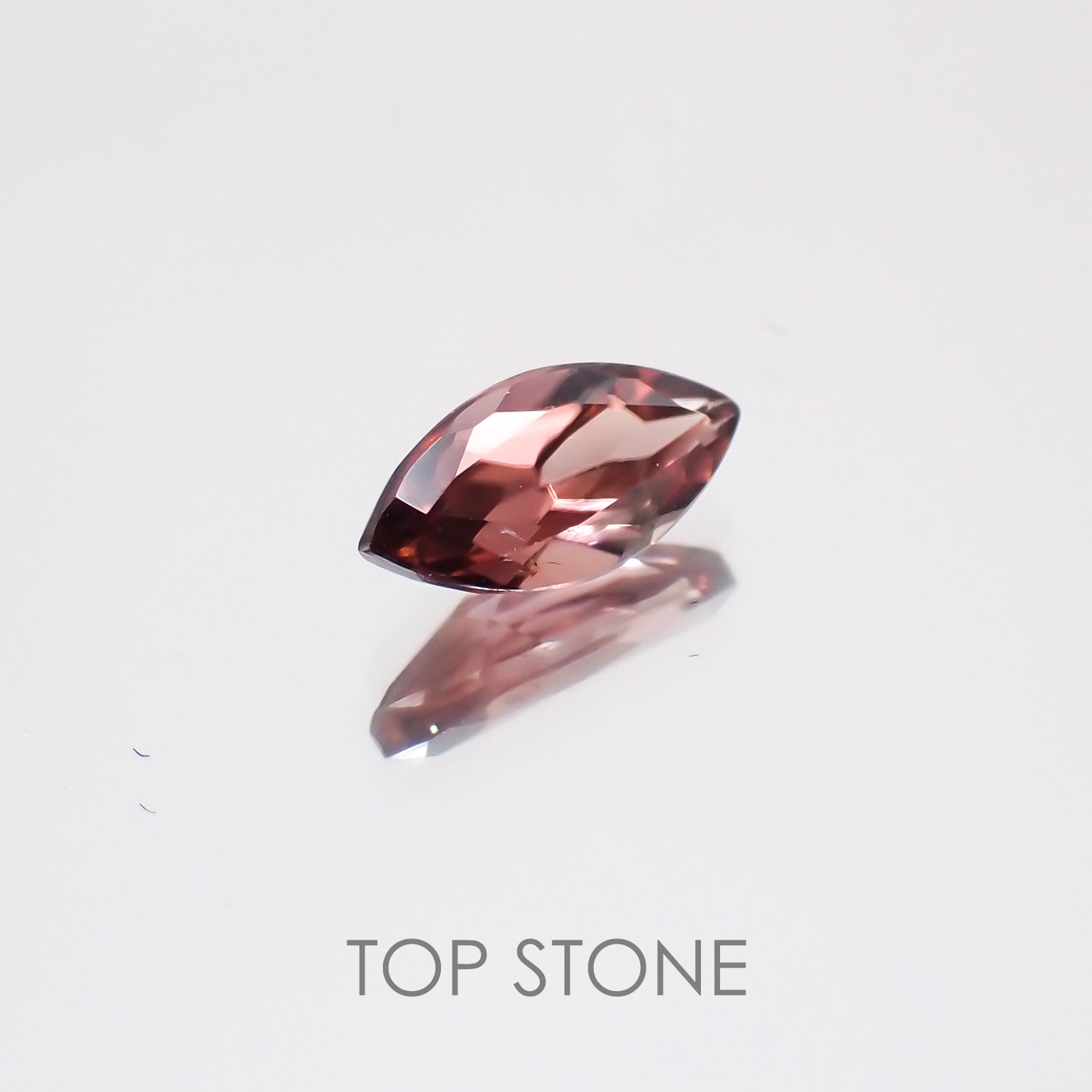 ピンクジルコン スリランカ,カンボジア産 ルース 0.53ct[21029783]7.1×3.4mm前後