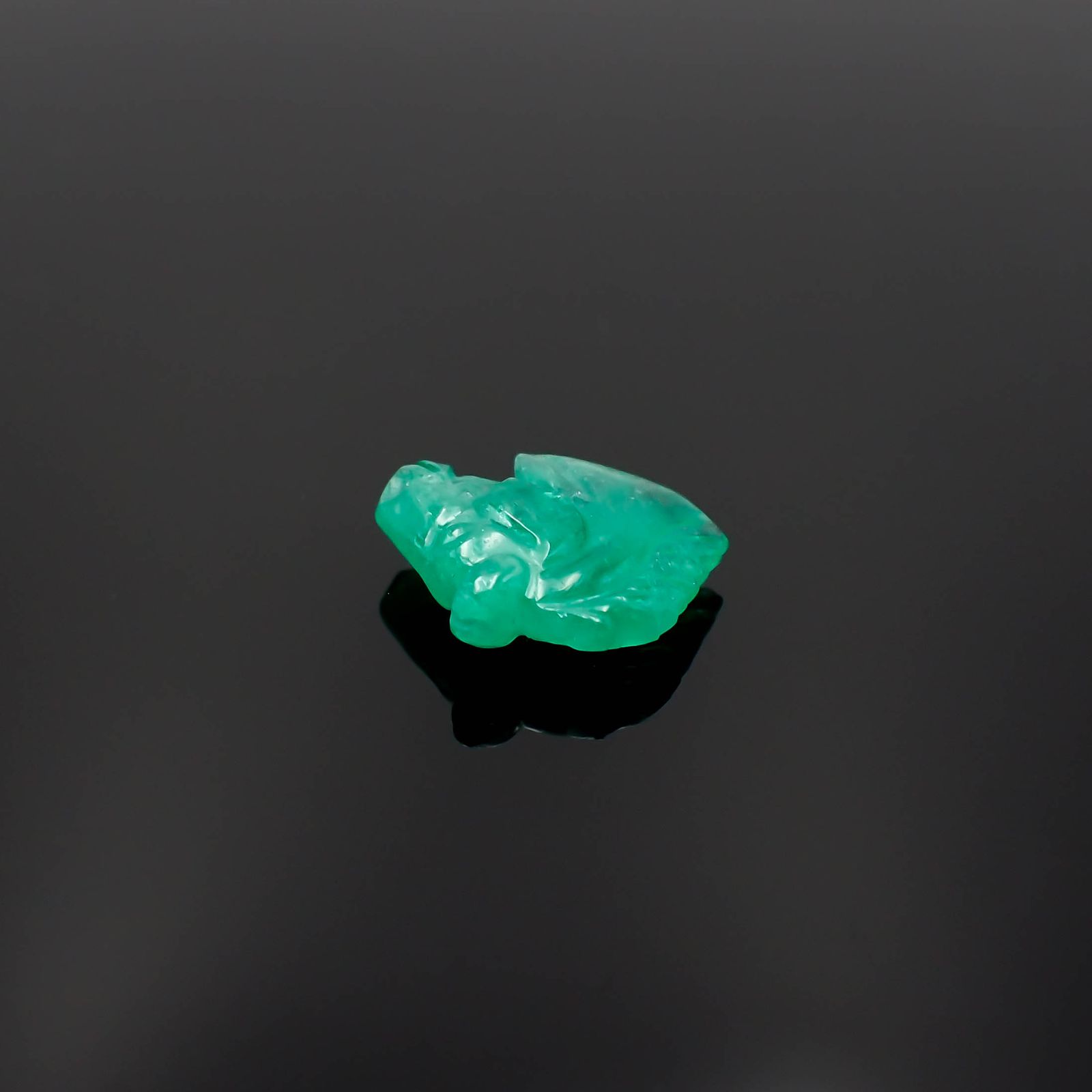 ◇カスタムカット・馬彫刻◇エメラルド コロンビア産 2.2ct[230421702]9.2x11.8mm前後