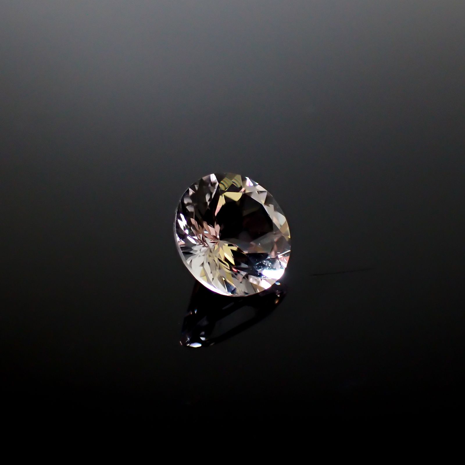 ダンビュライト(宝石名ホワイト・ダンブライト)メキシコ産 3.55ct 識別済[250330096]10x10mm前後