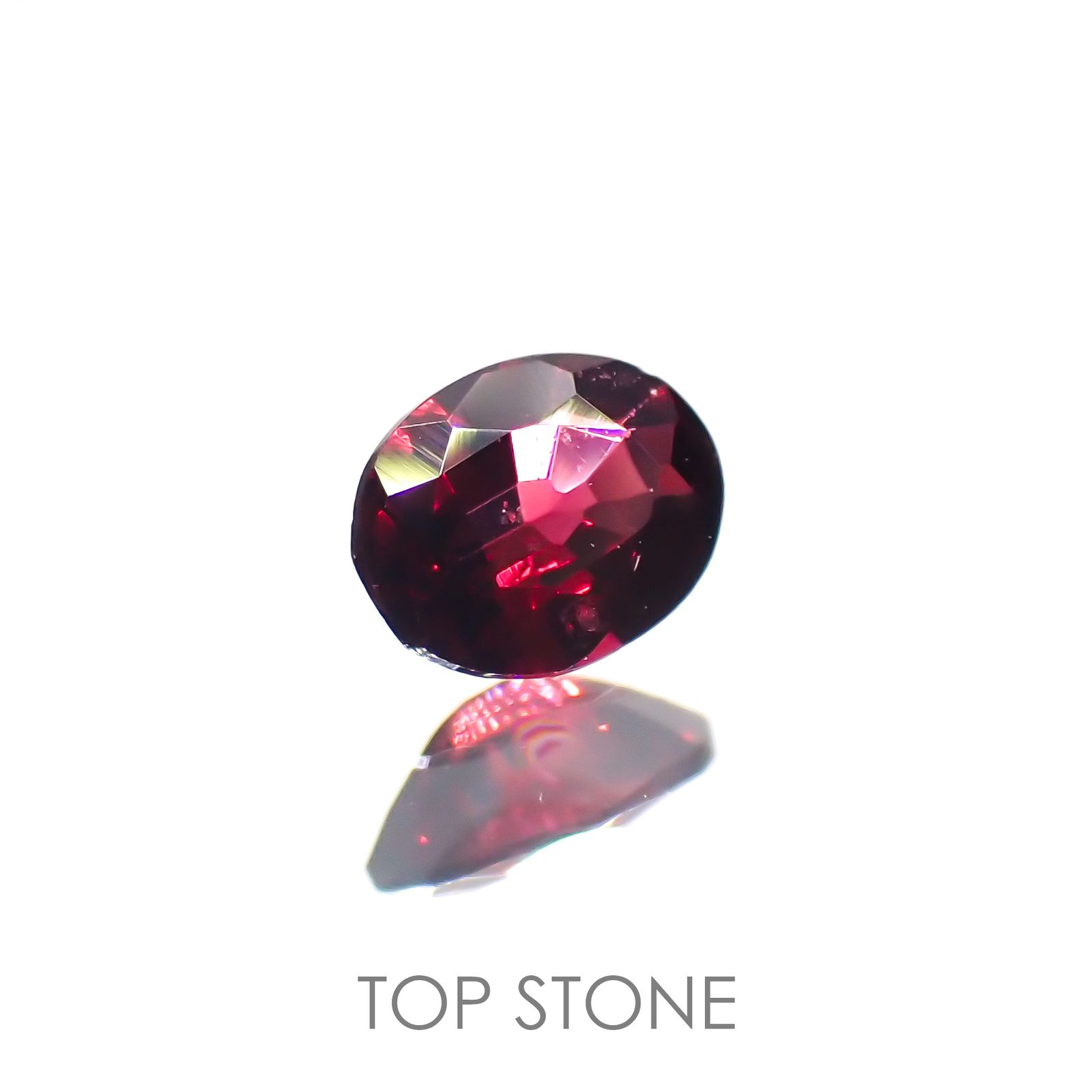 レッドスピネル(宝石名レッド・スピネル)タンザニア産 0.17ct 識別済[220114319]3.9x3mm前後