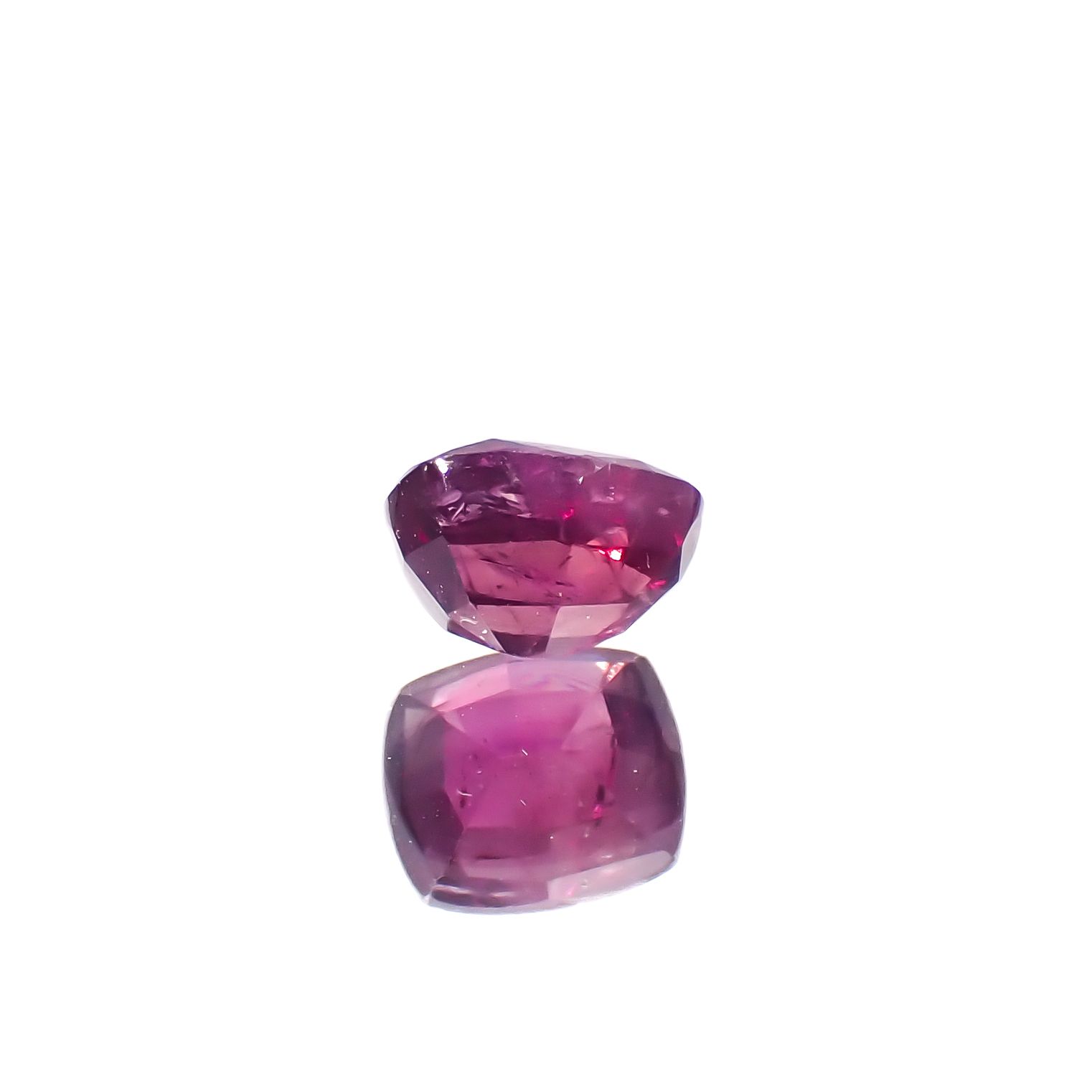 パープルサファイア 非加熱 パキスタン・カシミール地方産 0.81ct[240628405]5.3x4.5mm前後