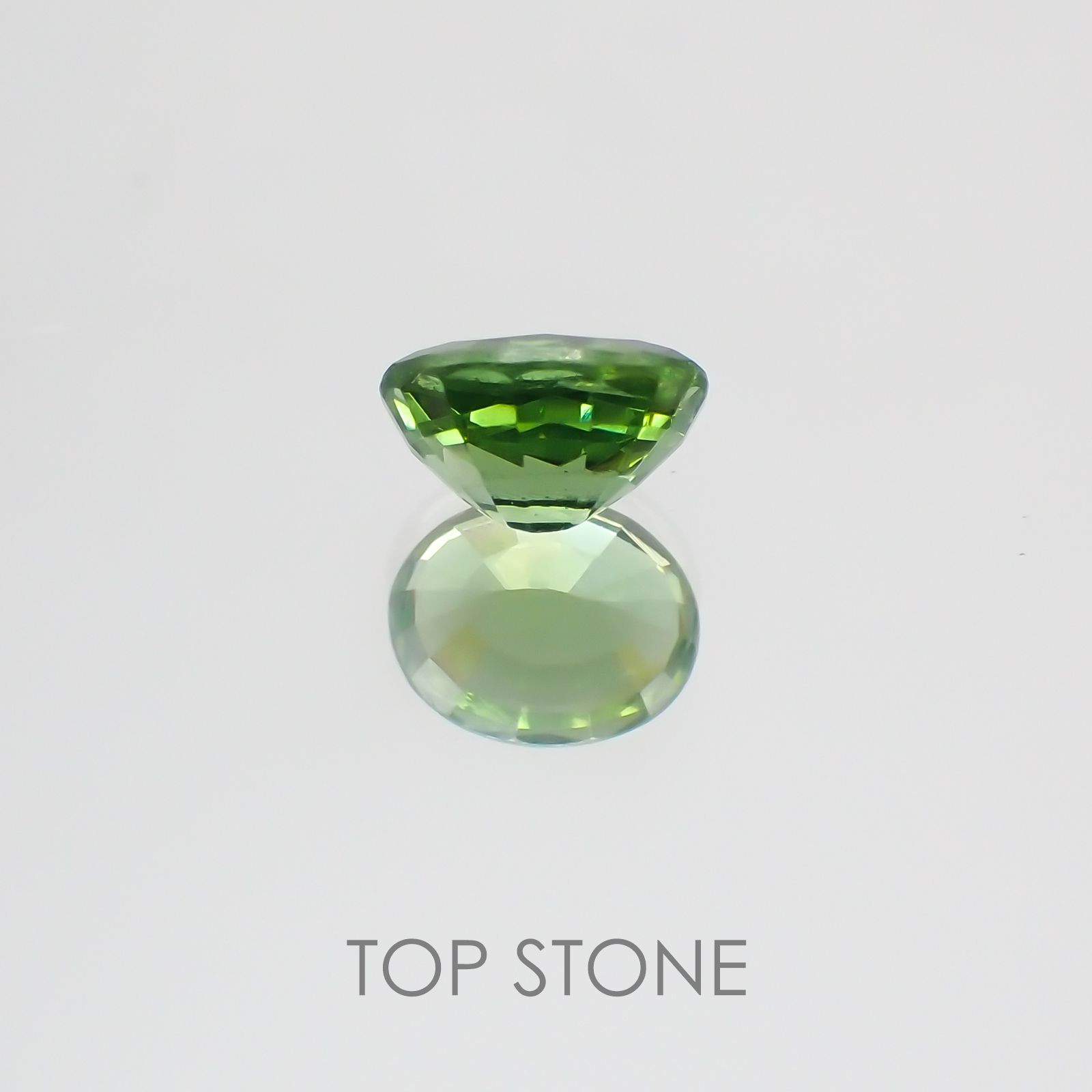 グリーンジルコン スリランカ・カンボジア産 ルース 1.21ct[21038611]6.8×5.5mm前後