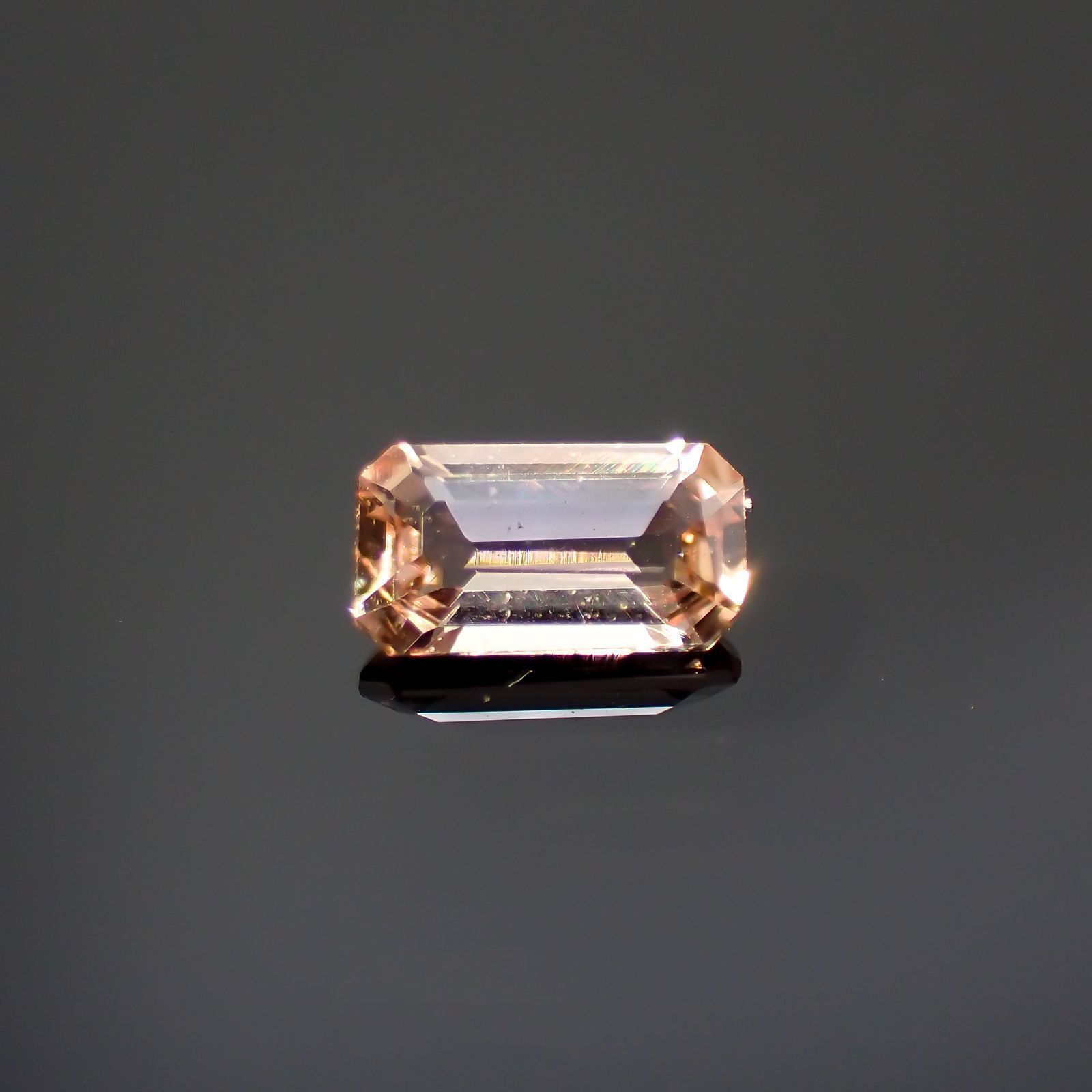 インペリアルトパーズ(宝石名トパーズ)ブラジル産 0.35ct 識別済[220114955]5.7x3.1mm前後