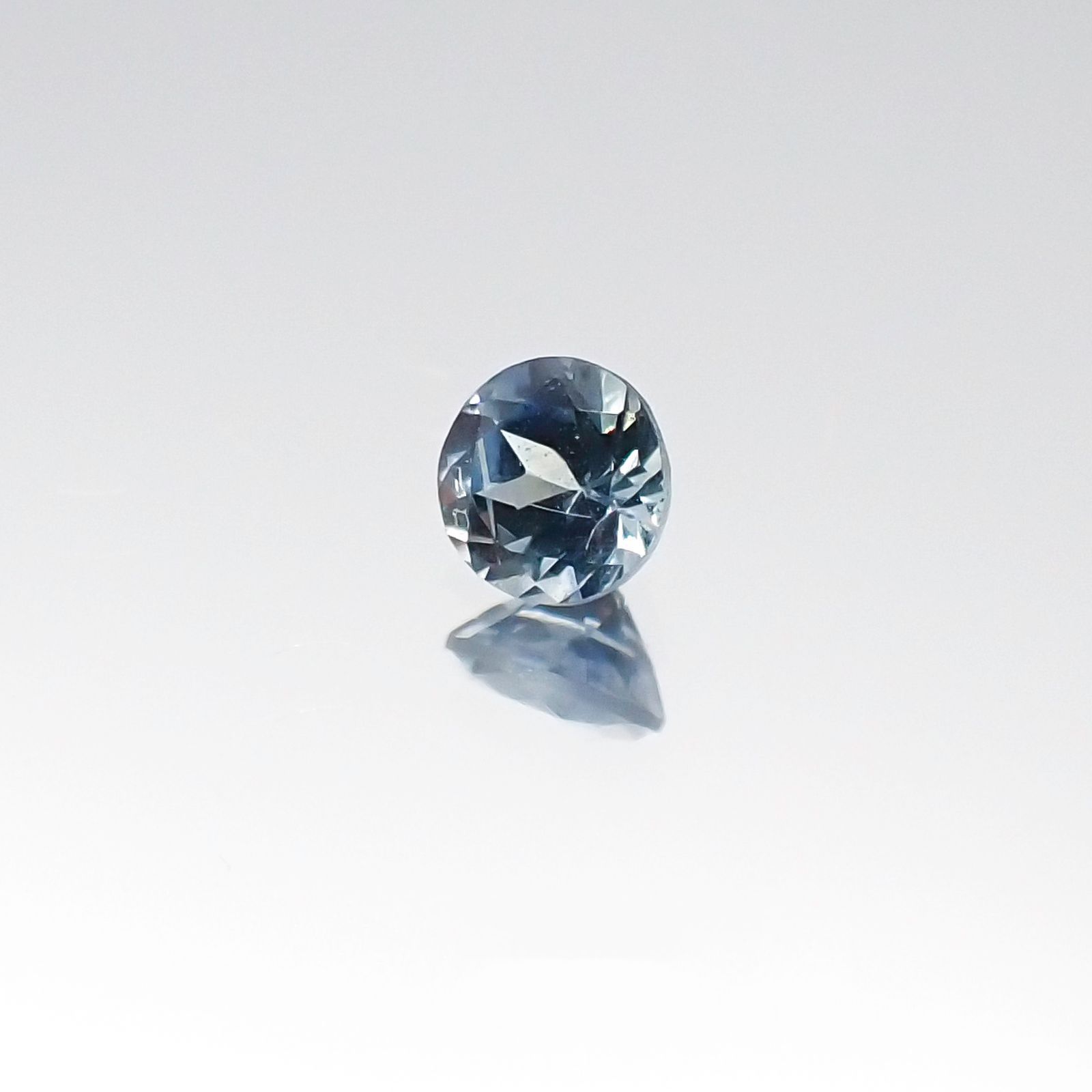 モンタナサファイア アメリカ産 ルース 0.15ct[20096056]3.2×3.2mm前後