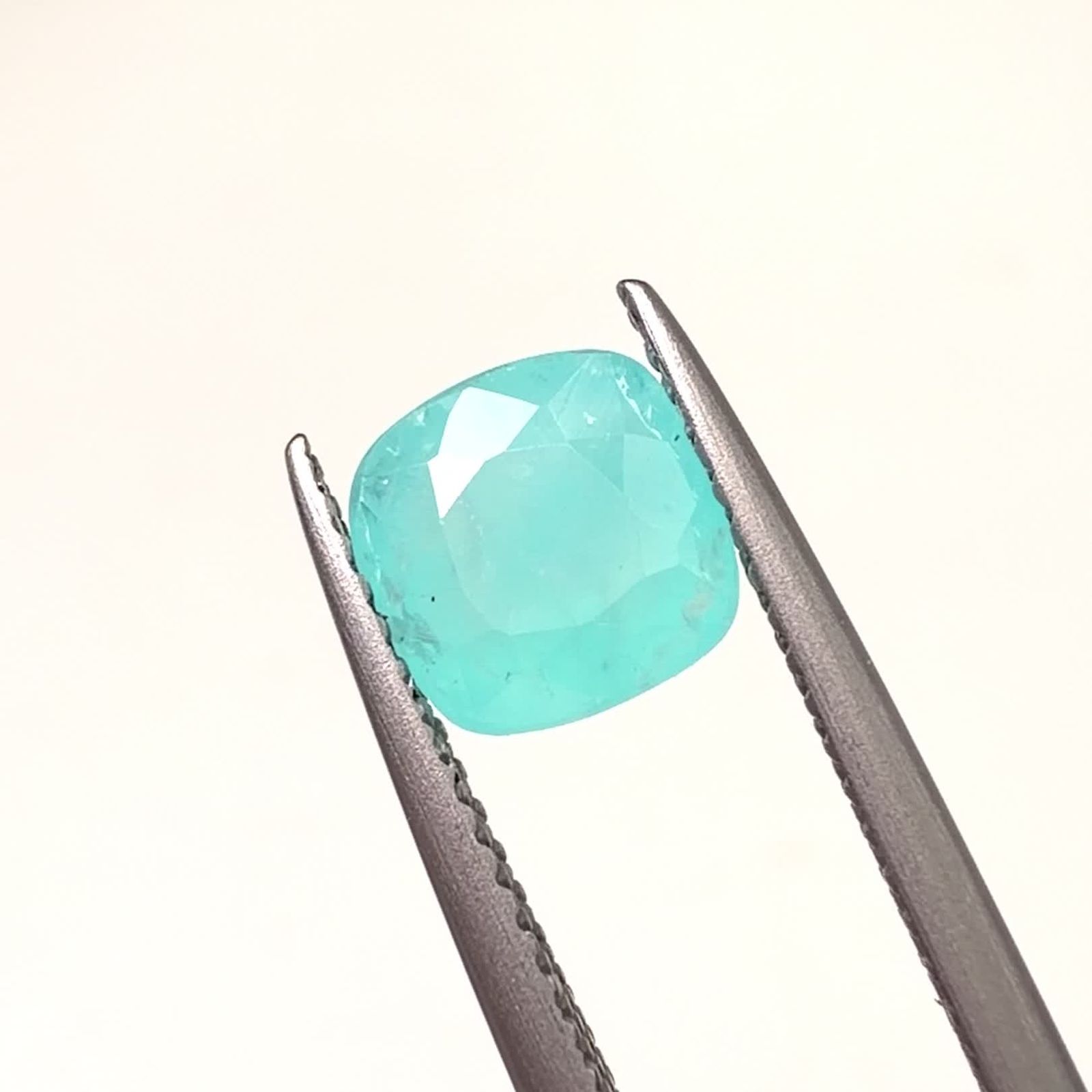 ブルースミソナイト ナミビア産 1.89ct / 6.9x6.8mm前後 [260331916