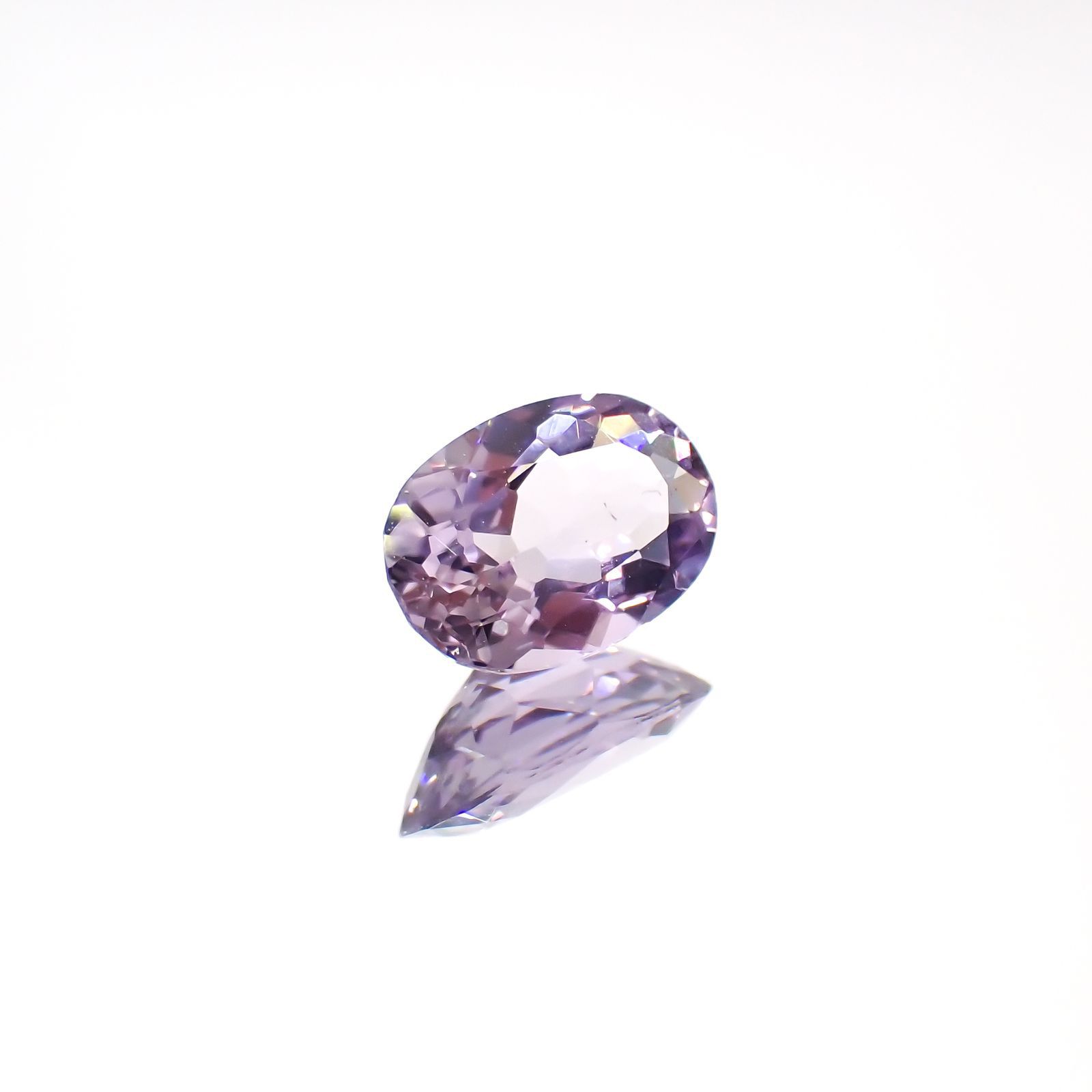 マリアライト フルオレッセンス(宝石名パープル・スキャポライト)スリランカ産 0.68ct 識別済[220114883]7.5x5.1mm前後