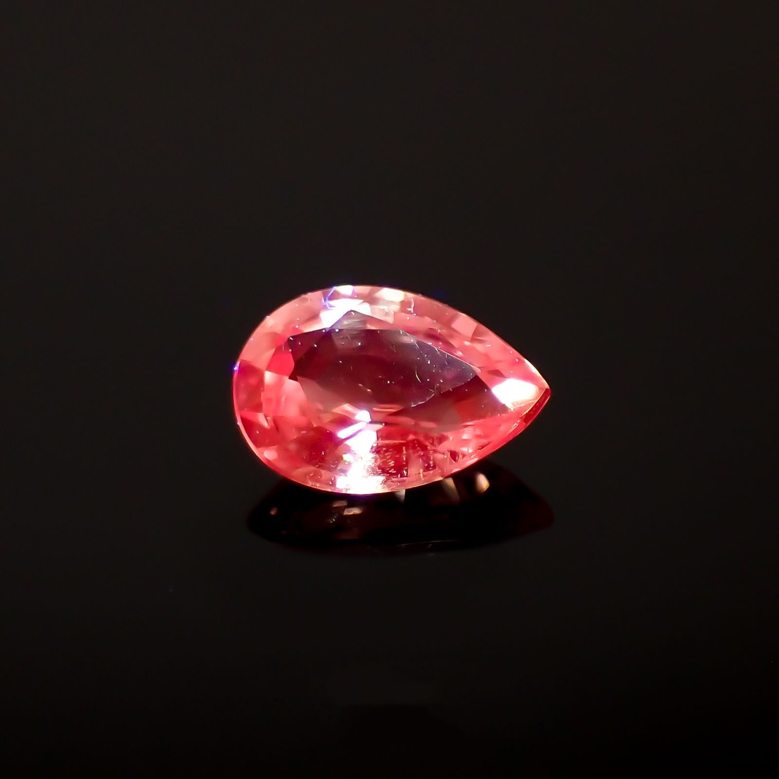 パパラチャサファイア非加熱(宝石名サファイア/別名パパラチャ・サファイア)スリランカ産 0.16ct GIA鑑付[221219221]4.13x2.93mm前後