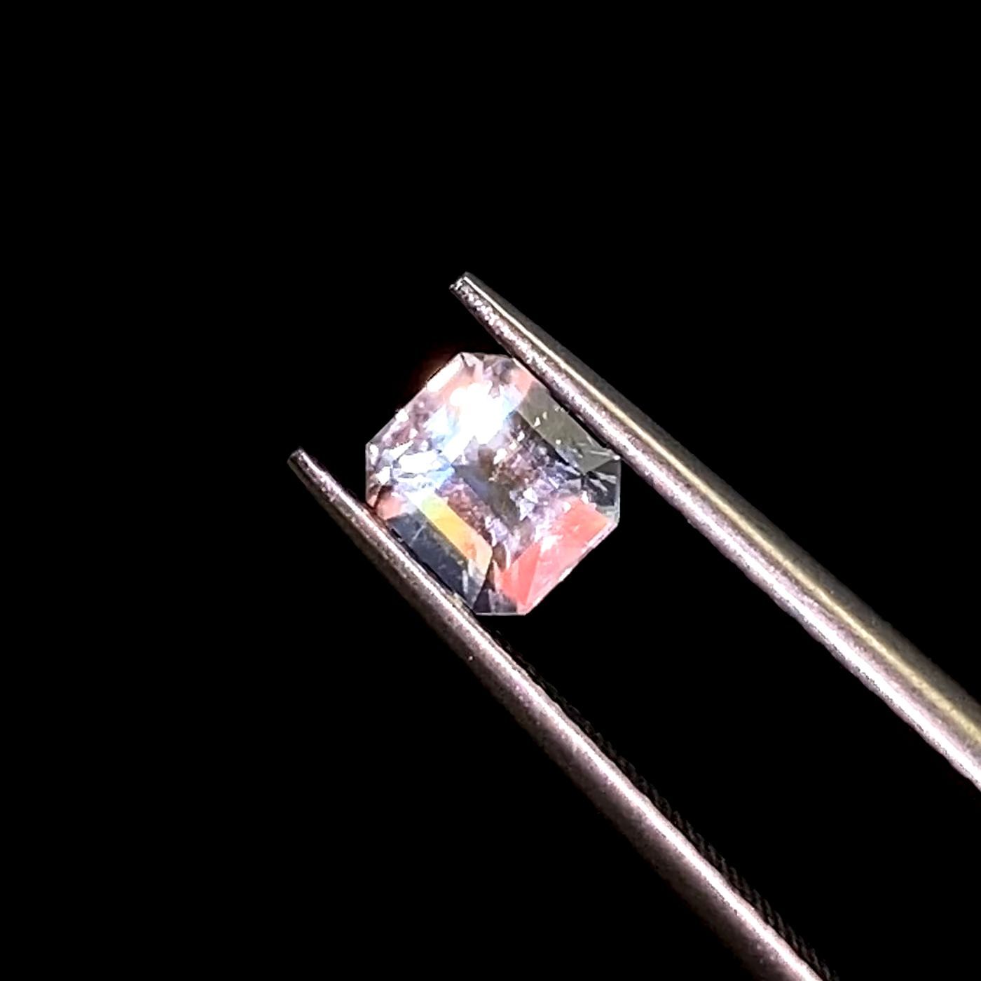 レインボームーンストーン(宝石名ラブラドライト)マダガスカル産