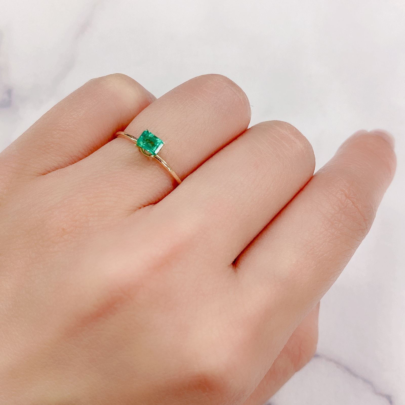 エメラルド(宝石名エメラルド) コロンビア産 0.24ct 識別済[20042280]4.5×3.1mm前後