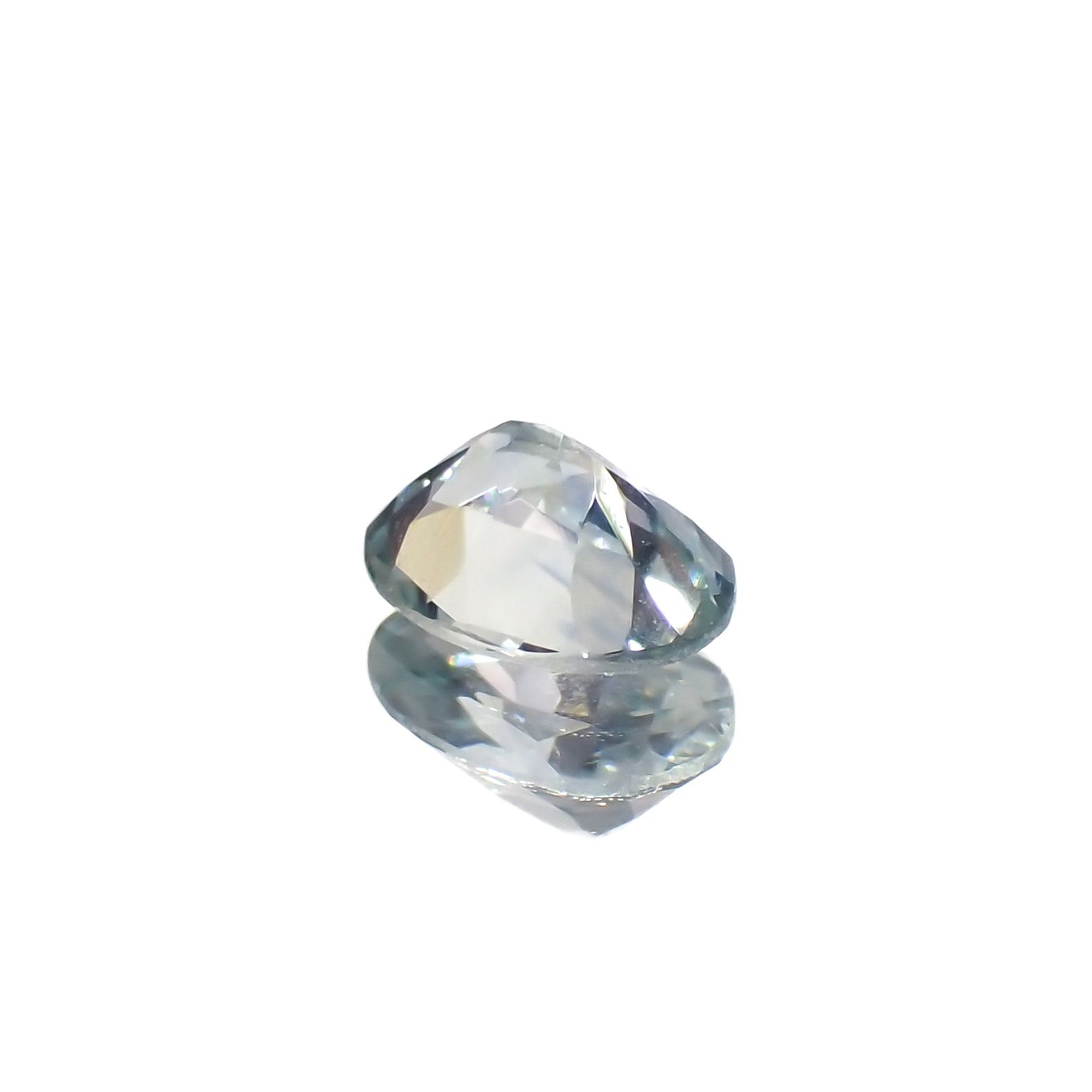 モンタナサファイア(宝石名サファイア)アメリカ・モンタナ州産 0.40ct 識別済[230622431]5.2x3.9mm前後