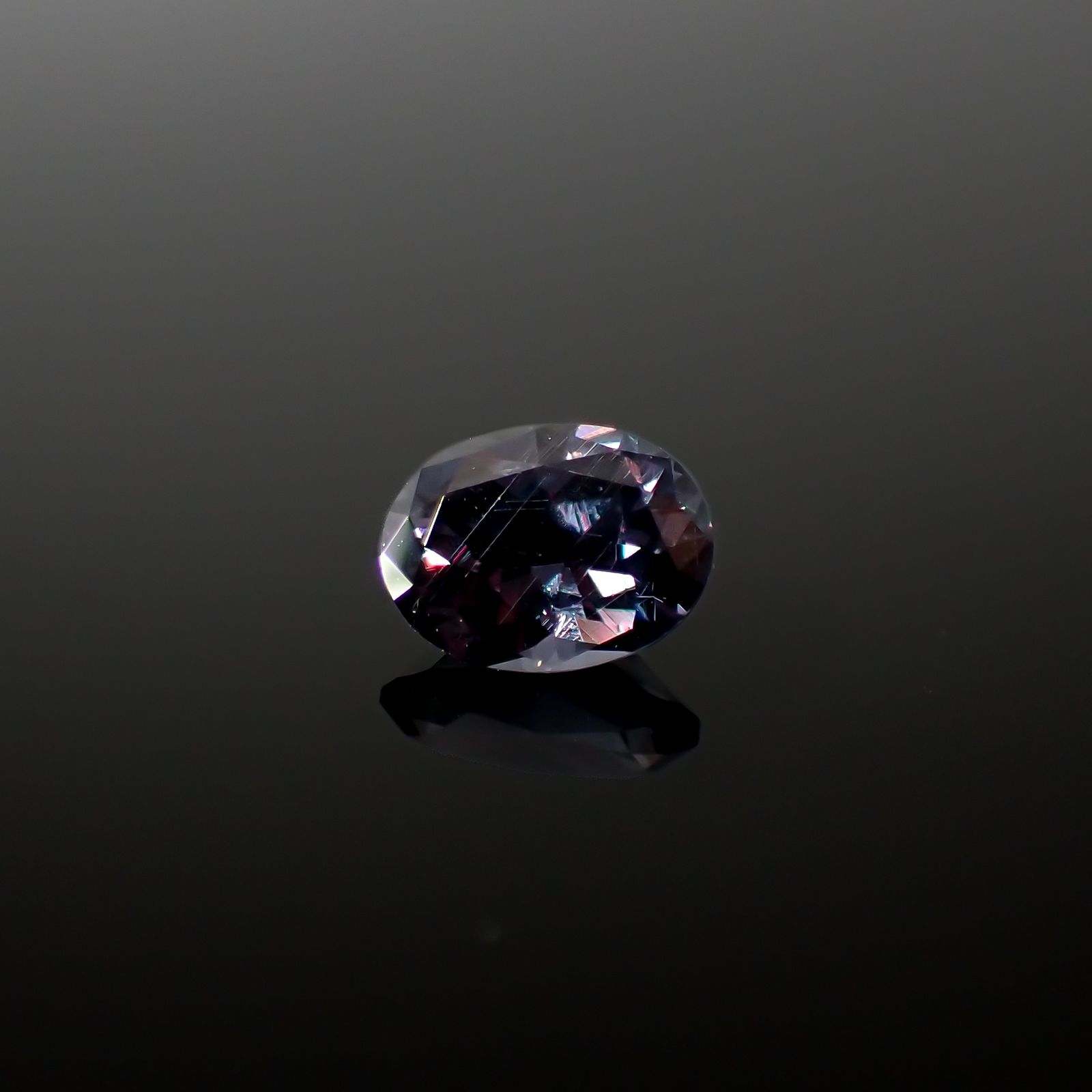 ベキリーブルーガーネット（カラーチェンジガーネット アレキタイプ） マダガスカル・ベキリー産 0.52ct[240125483]5.4x4.1mm前後  | TOP STONE(トップストーン)