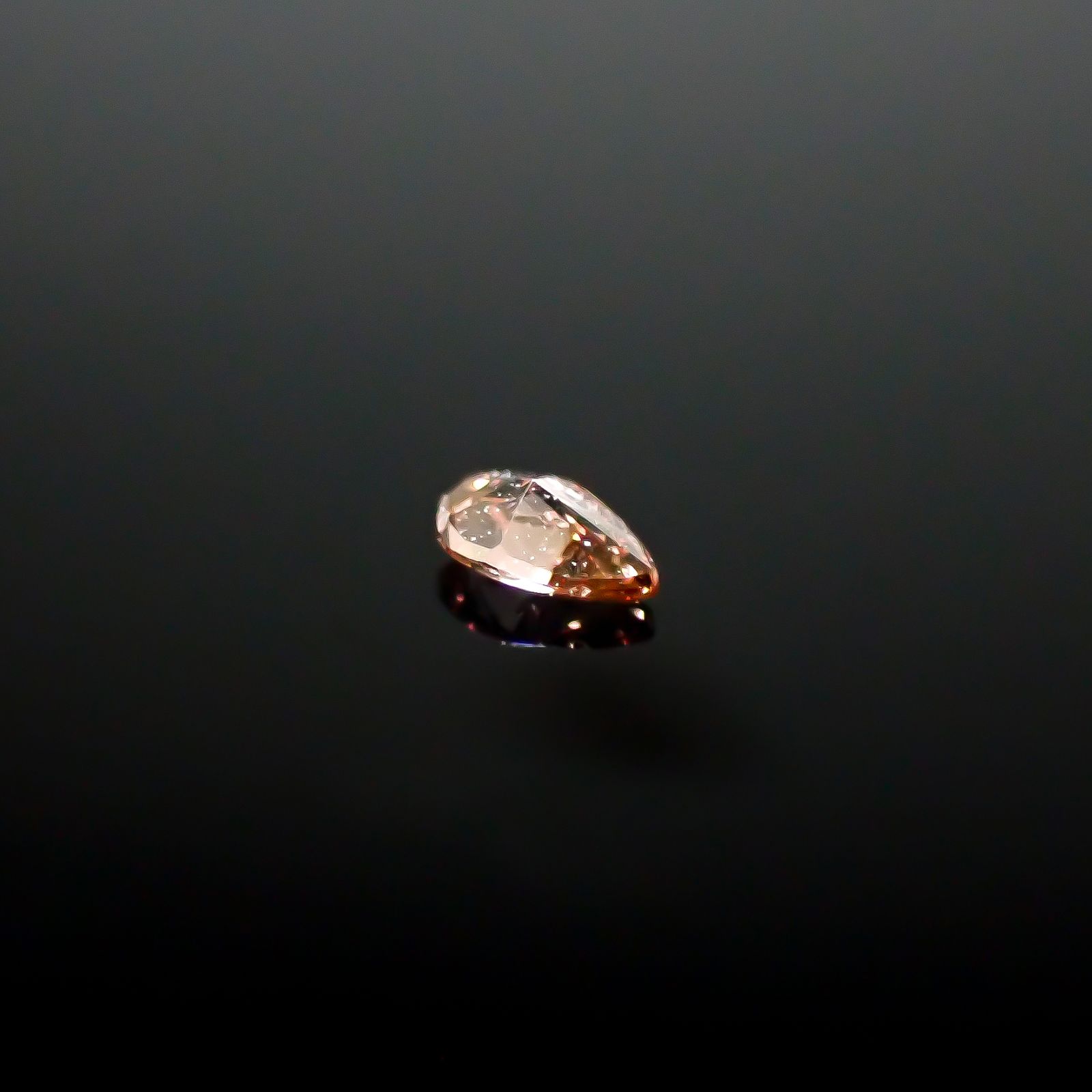 ピンクダイヤモンド(宝石名ダイアモンド VS-2/FANCY DEEP BROWNISH PINK) 0.033ct ソ付(AGT)[250129709]2.58x1.66mm前後