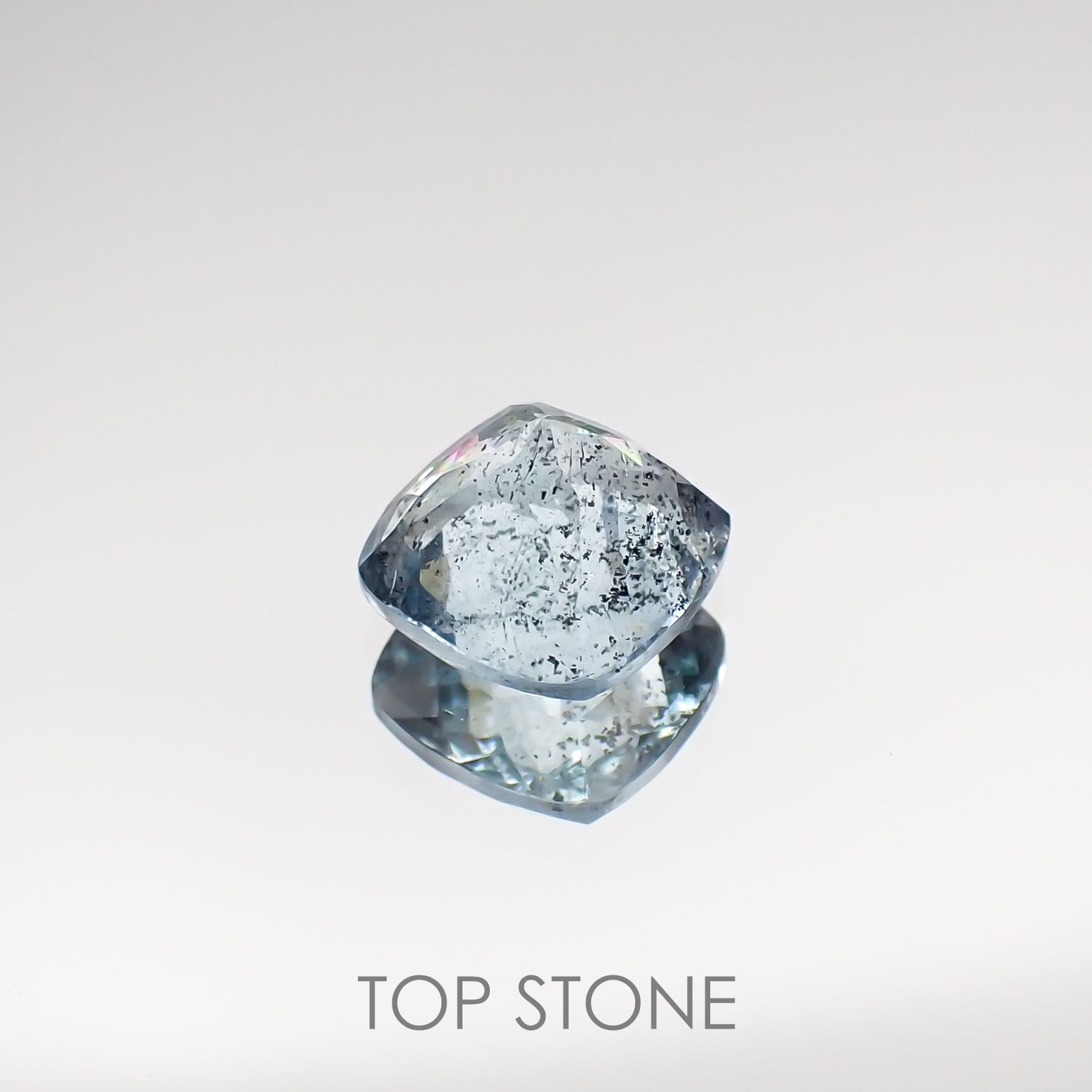 アベンチュリンアクアマリン(宝石名アクアマリン) ナイジェリア産 2.95ct 識別済[210712978]8.7×8.6mm前後