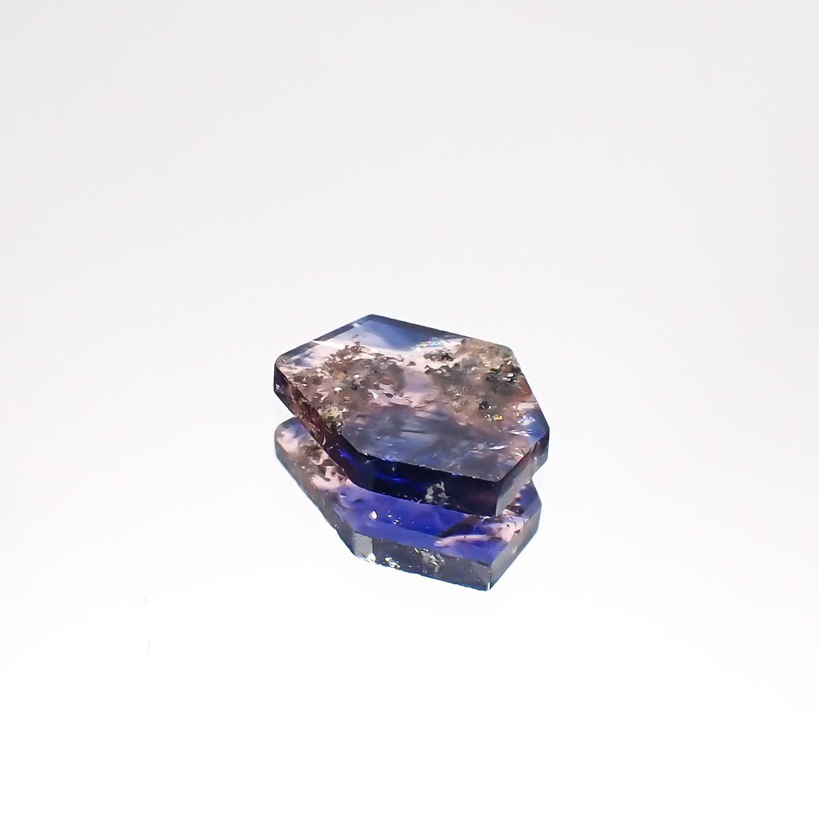 ◇カスタムカット◇ウィンザーサファイア(宝石名サファイア)タンザニア・ウィンザー産 0.95ct 識別済[220515947]8.4x6.2mm前後
