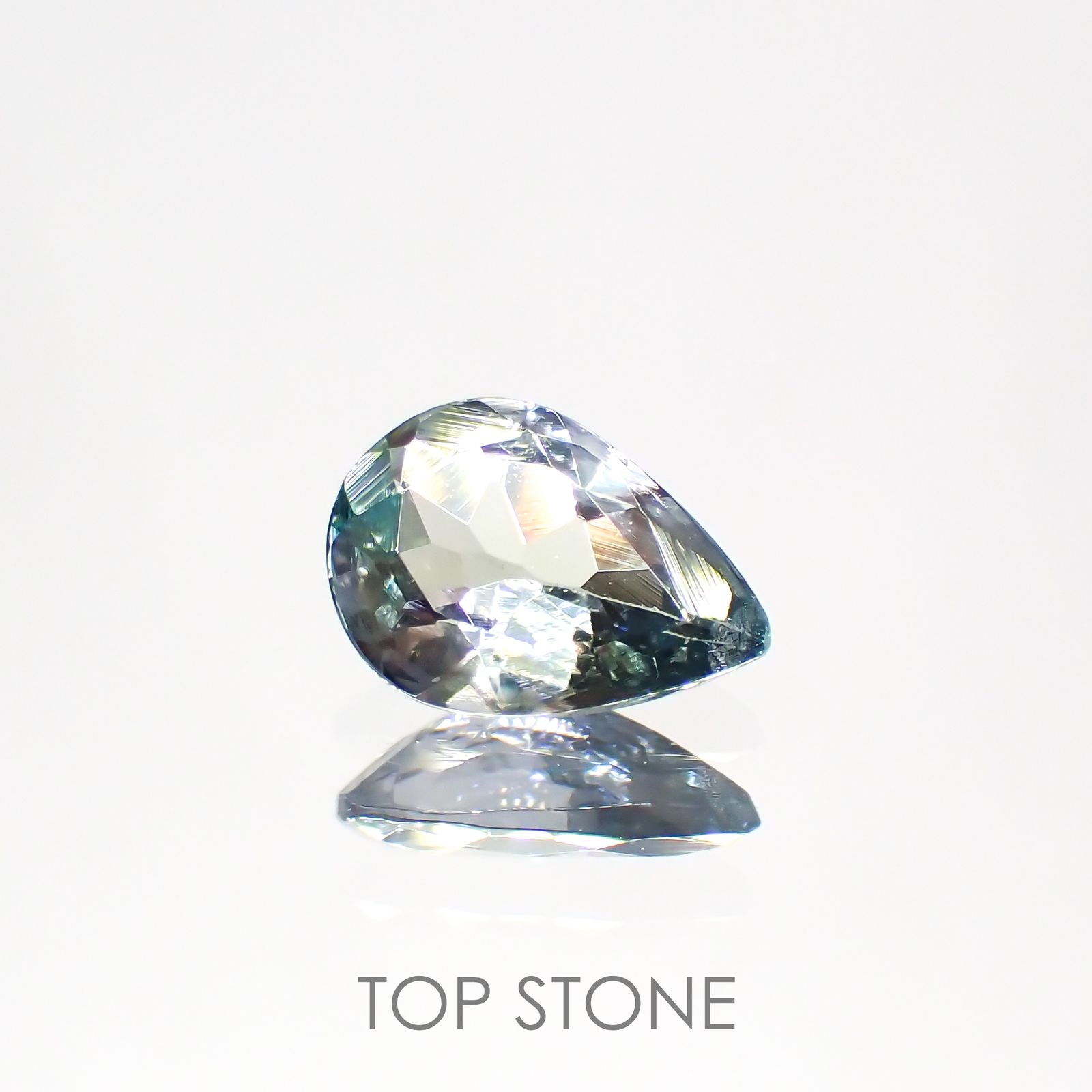 バイカラータンザナイト(宝石名バイカラー・ゾイサイト) タンザニア産 0.63ct 識別済[210812661]7.2×5.1mm前後