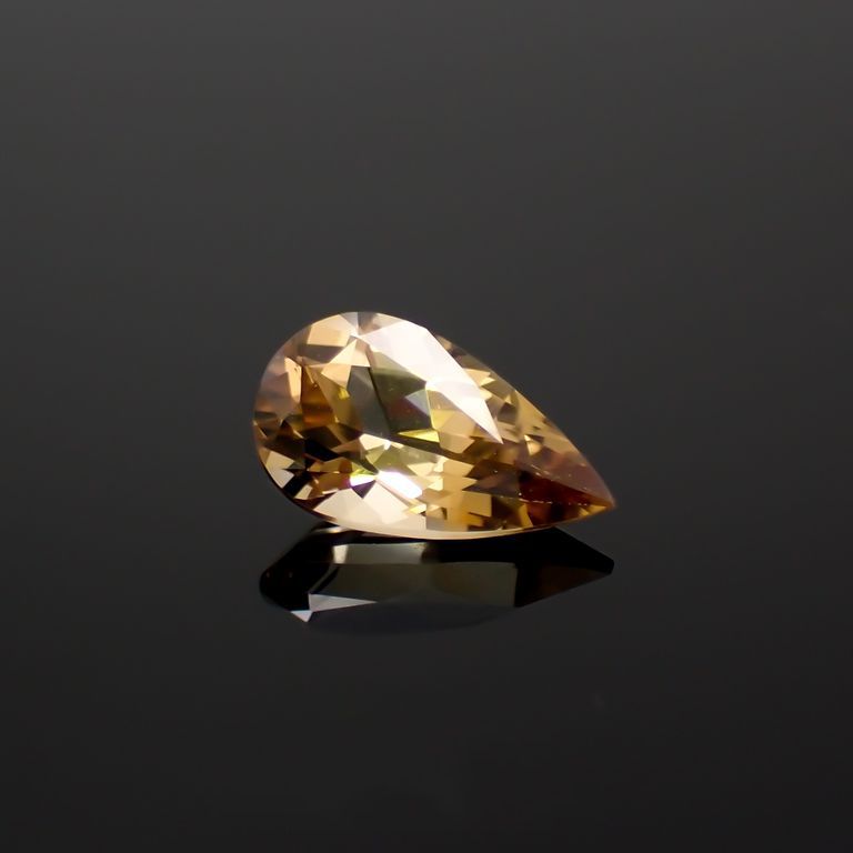 マグネシオアキシナイト(宝石名マグネシオ・アキシナイト)パキスタン産 1.133ct ソ付(彩珠)[221119036]9.4x5.5mm前後