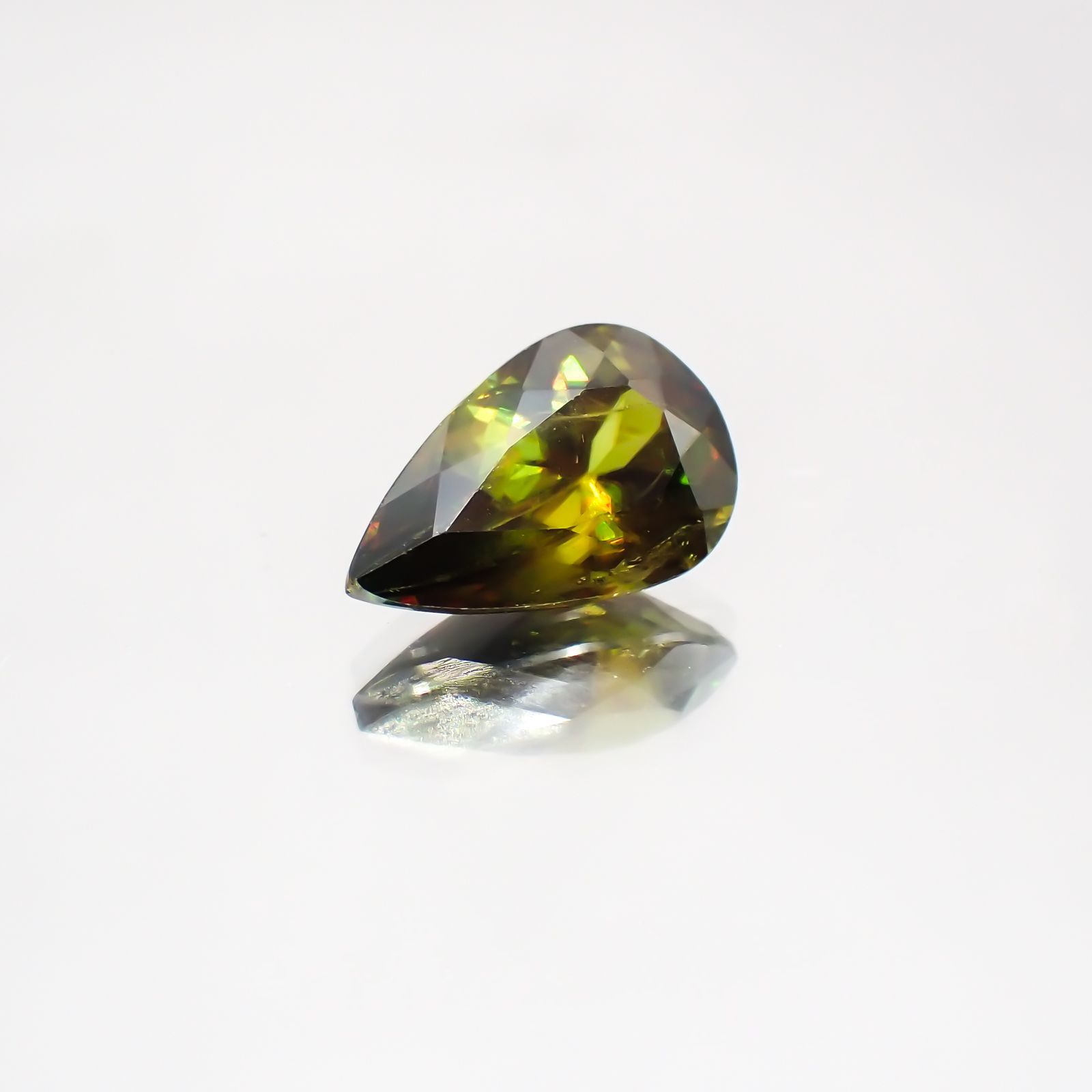 スフェーン(宝石名スフェーン) パキスタン産 1.28ct 識別済[21059445]9.1×5.9mm前後