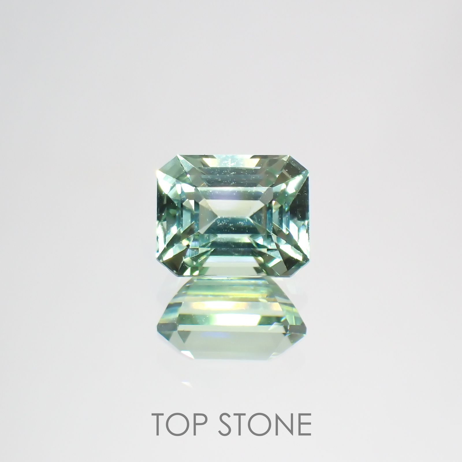 ミントトルマリン(宝石名グリーン・トルマリン) ルワンダ産 1.208ct ソ付(彩珠)[211013633]6.6×5.3mm前後