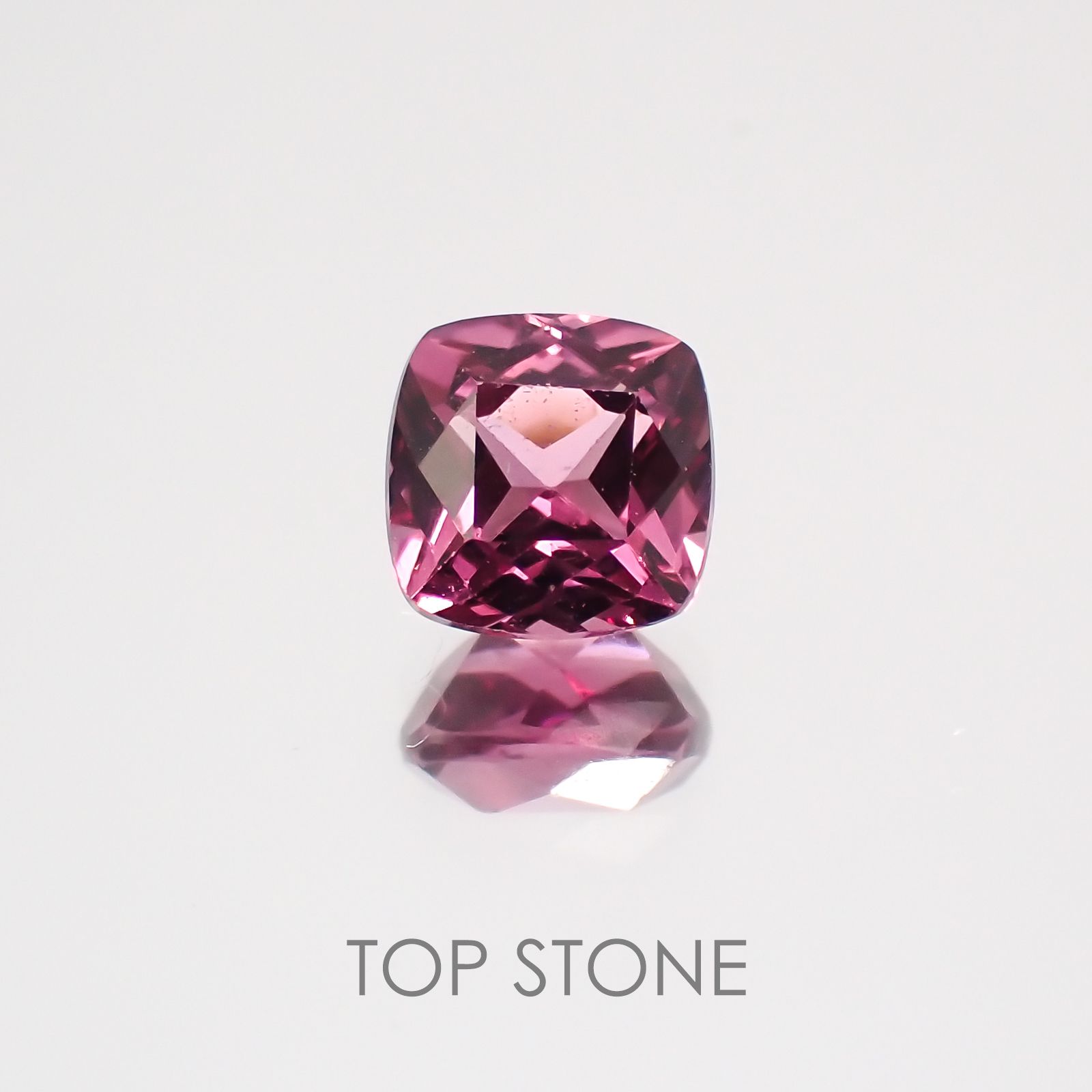 カラーチェンジマラヤガーネット(宝石名ガーネット) タンザニア産 0.73ct 識別済[21059660]5×4.9mm前後