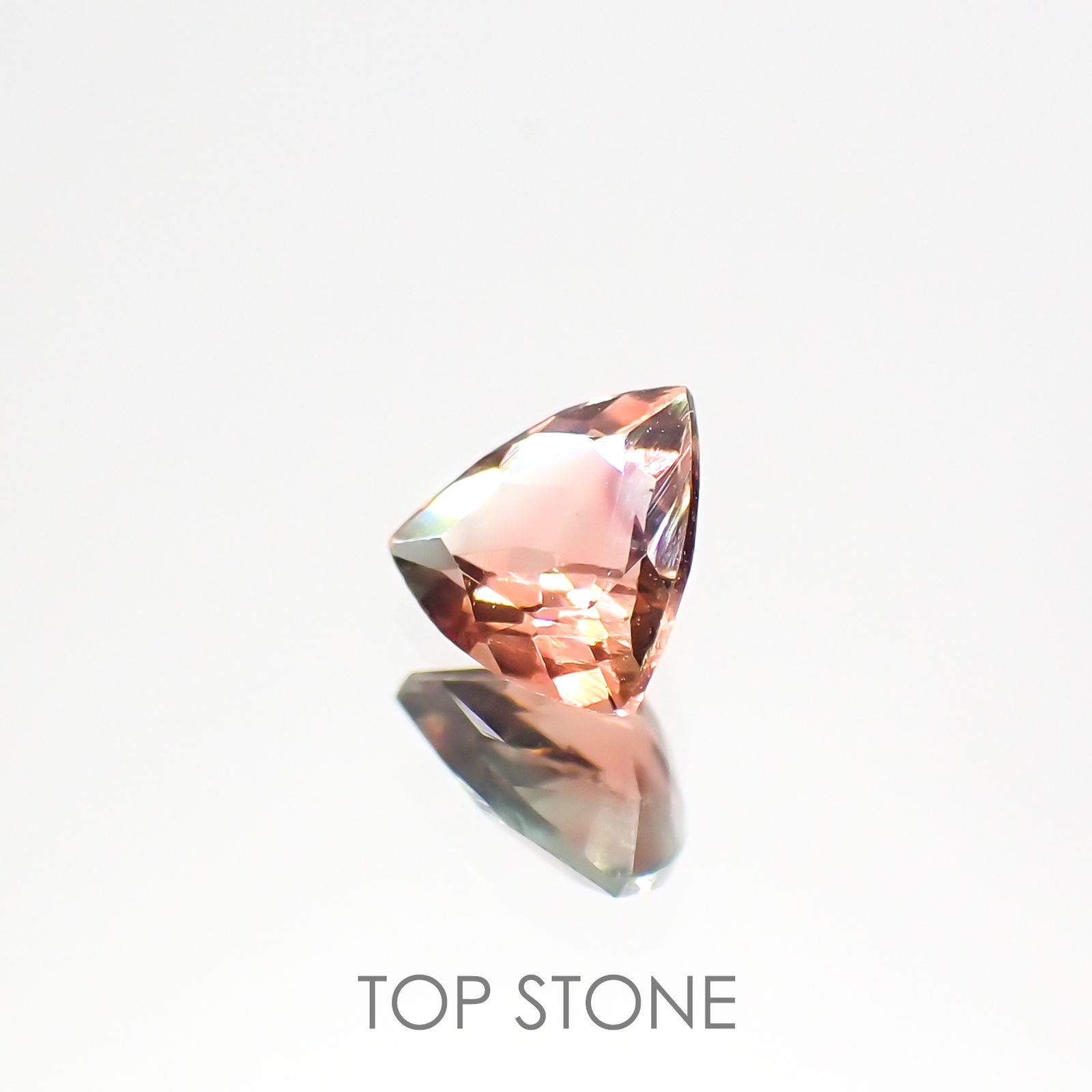 アンデシン(宝石名アンデシン)チベット産 0.41ct 識別済[220115261]5.5x5.5mm前後