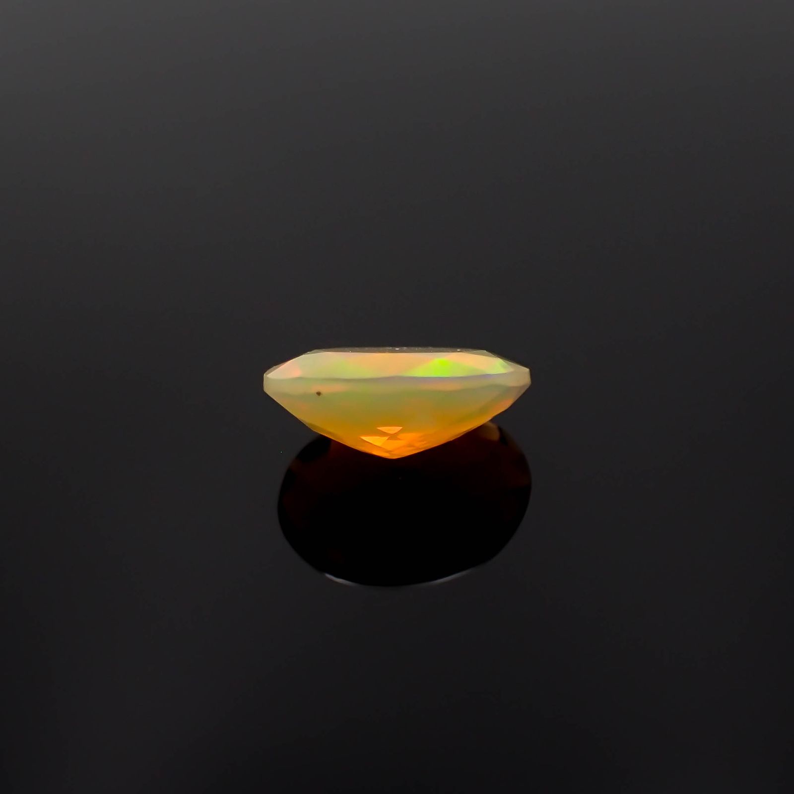 エチオピアオパール(宝石名オパール)エチオピア産 2.26ct 識別済[230521990]12.1x9.2mm前後