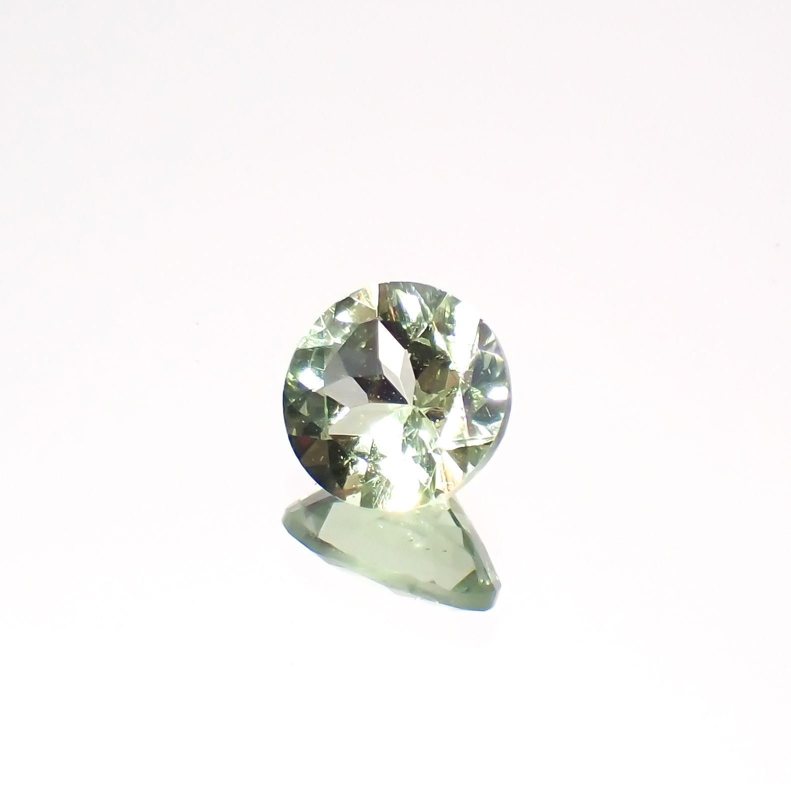 ミントガーネット タンザニア産 0.48ct[231023721]5.1x5mm前後