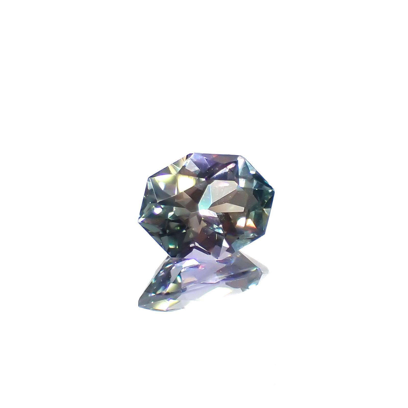 ◇カスタムカット◇バイカラータンザナイト 非加熱(宝石名ゾイサイト)タンザニア産 0.76ct 識別済[221118965]7.1x5.4mm前後