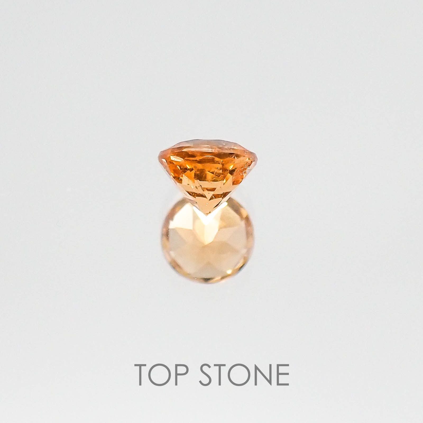 スペサルティンガーネット マンダリンオレンジカラー(宝石名スペサルティン・ガーネット) ケニア産 0.36ct 識別済[20084399]3.9×3.9mm前後