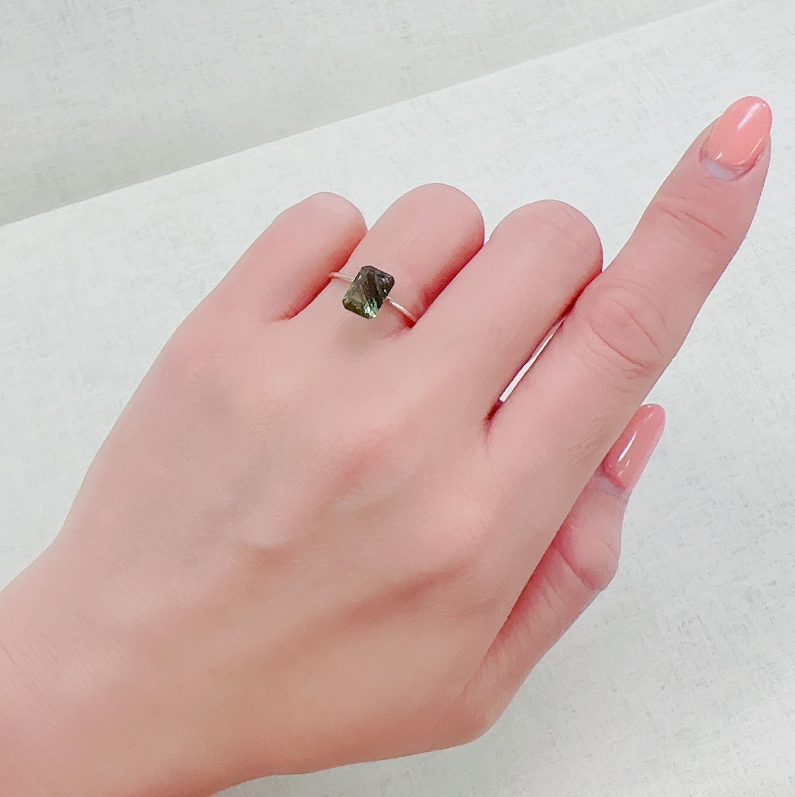 ルドウィジャイトインペリドット パキスタン産 1.71ct[230220736