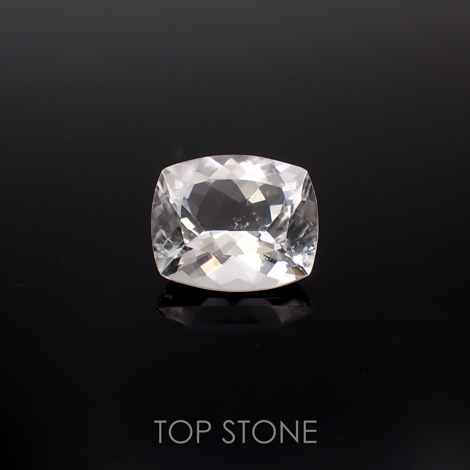 ダンビュライト(宝石名ホワイト・ダンブライト)メキシコ産 8.88ct 識別済[221018896]14.1x11.9mm前後