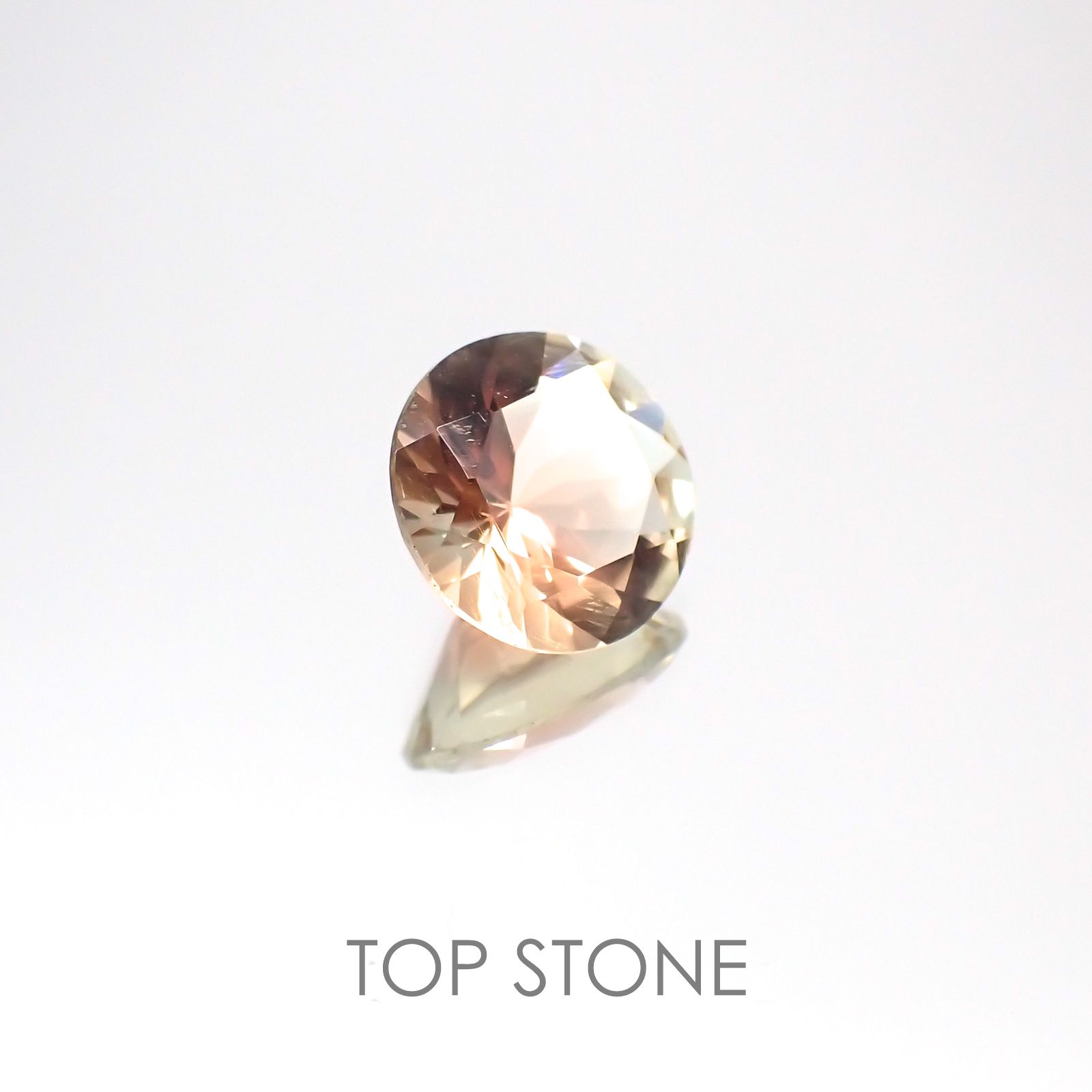 バイカラーオレゴンサンストーン(宝石名バイカラー・ラブラドライト) アメリカ・オレゴン州産 1.46ct 識別済[20118235]8×8mm前後