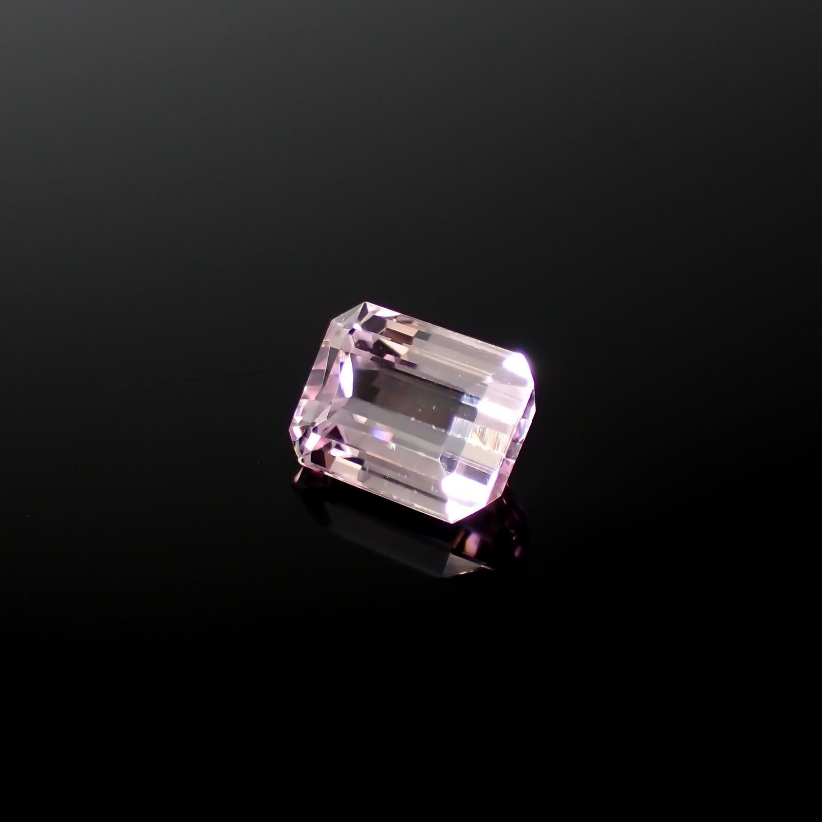 クンツァイト アフガニスタン産 3.58ct[231225143]9.6x7.4mm前後