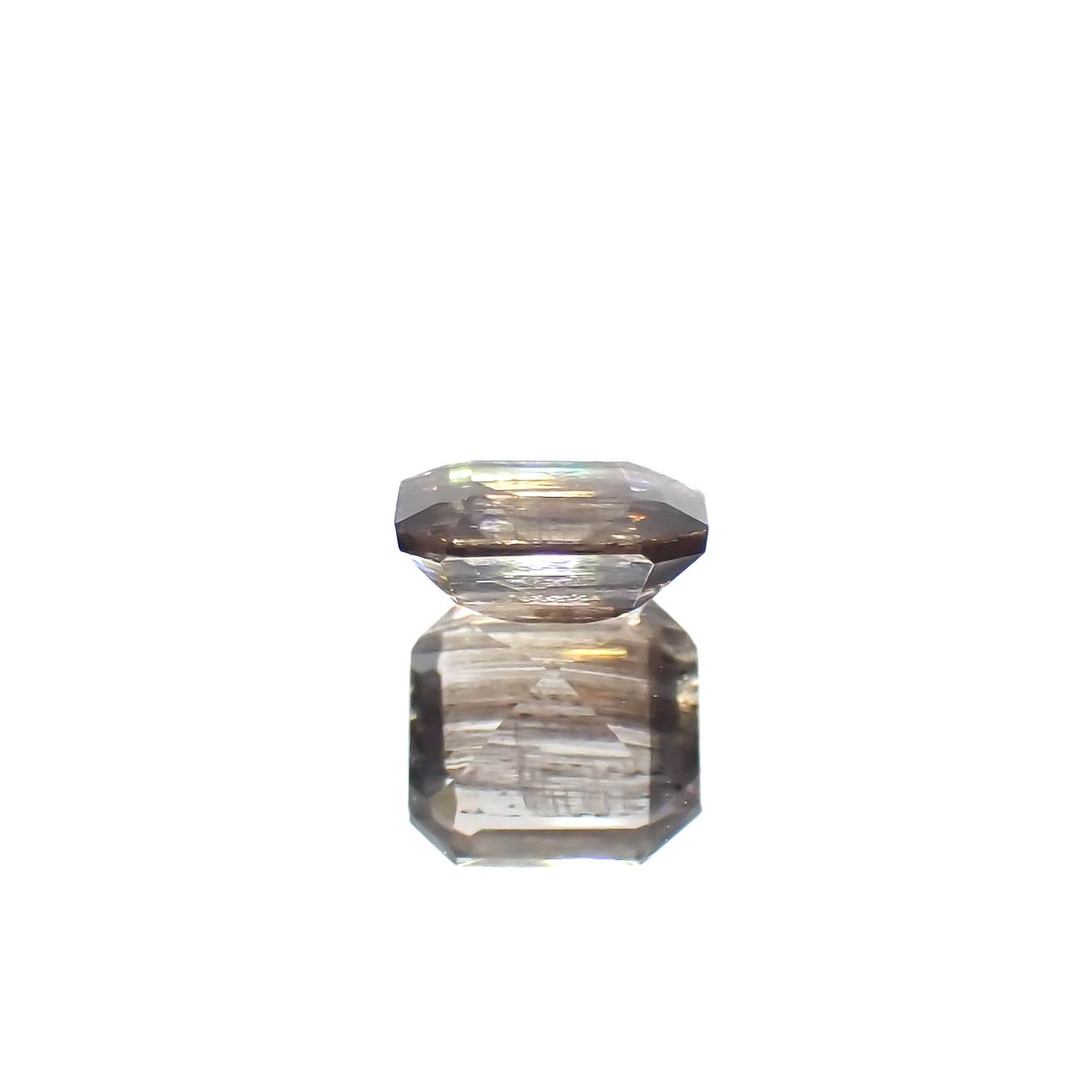 レインボースキャポライト ブラジル産 0.74ct[230320922]5.9x5.9mm前後