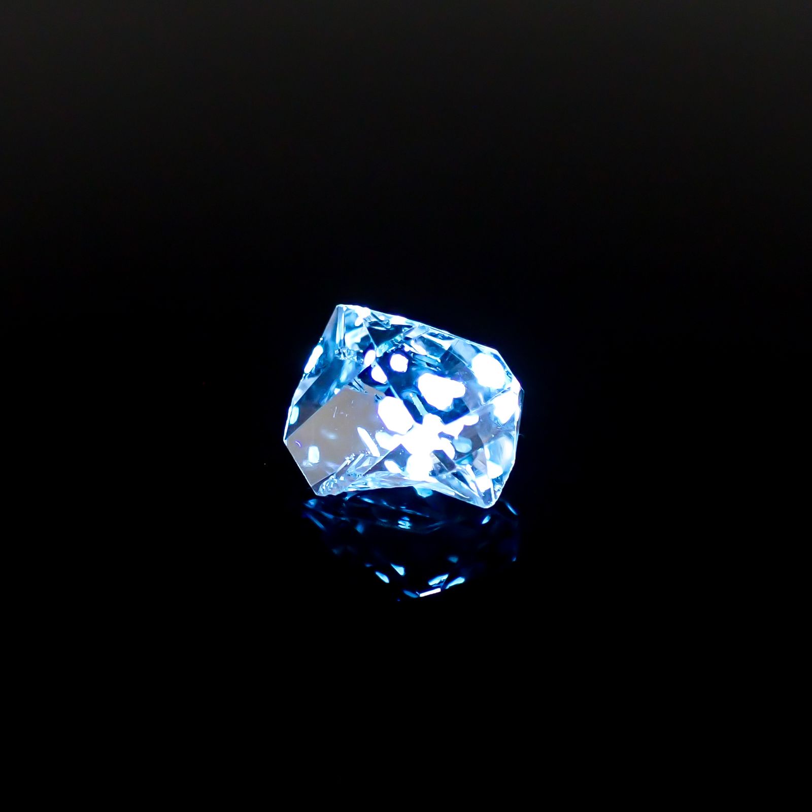 オイルインクォーツ原石 パキスタン産 2.48ct[240828667]10.2x9mm前後