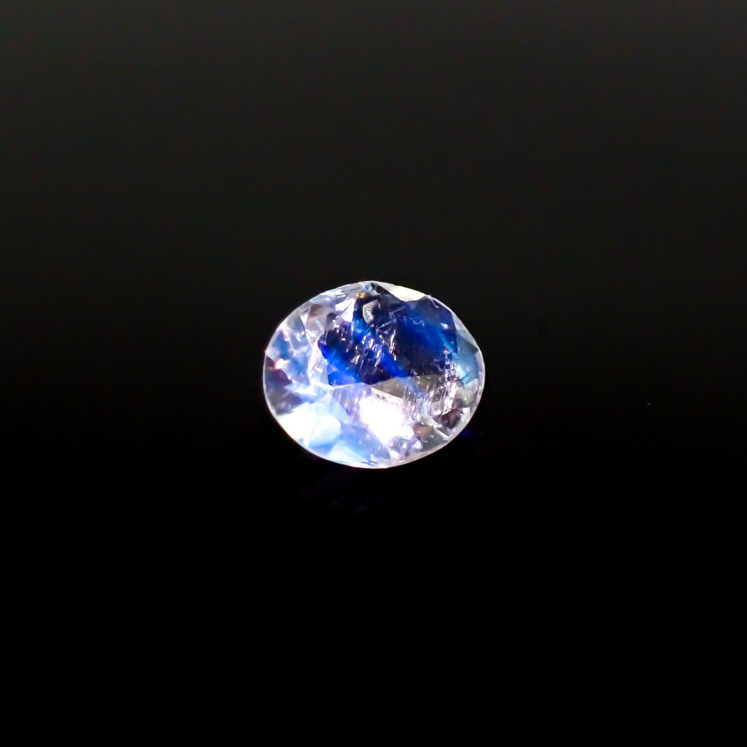 レインボームーンストーン(宝石名ラブラドライト)タンザニア産 0.31ct 識別済[241029207]5.6x4.5mm前後