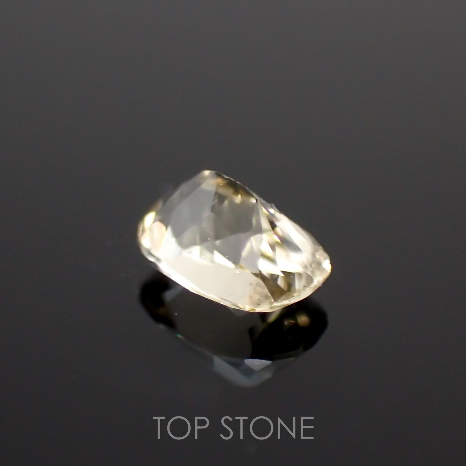 シンハライト(宝石名シンハライト)スリランカ産 0.25ct 識別済[211113708]4.4x3mm前後