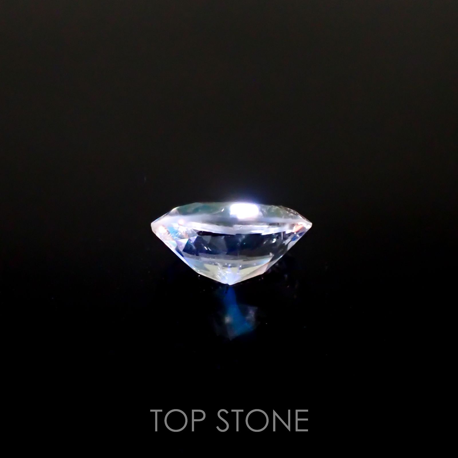 レインボームーンストーン(宝石名ラブラドライト)タンザニア産 0.82ct 識別済[220716856]7.6x5.6mm前後