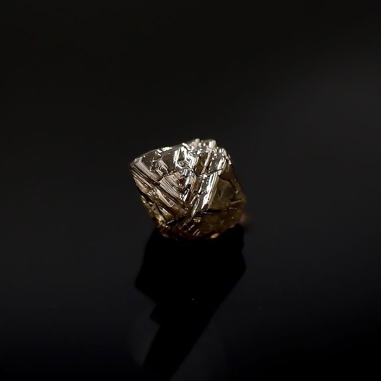 ソーヤブルダイヤモンド 原石 0.62ct[220717048]5.3x5.1mm前後