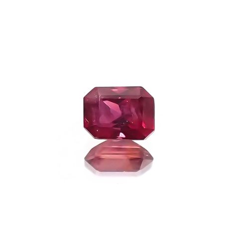 ルビー 非加熱(宝石名ルビー) マダガスカル産 識別済 0.21ct / 3.7x2.8mm前後 [210711730]