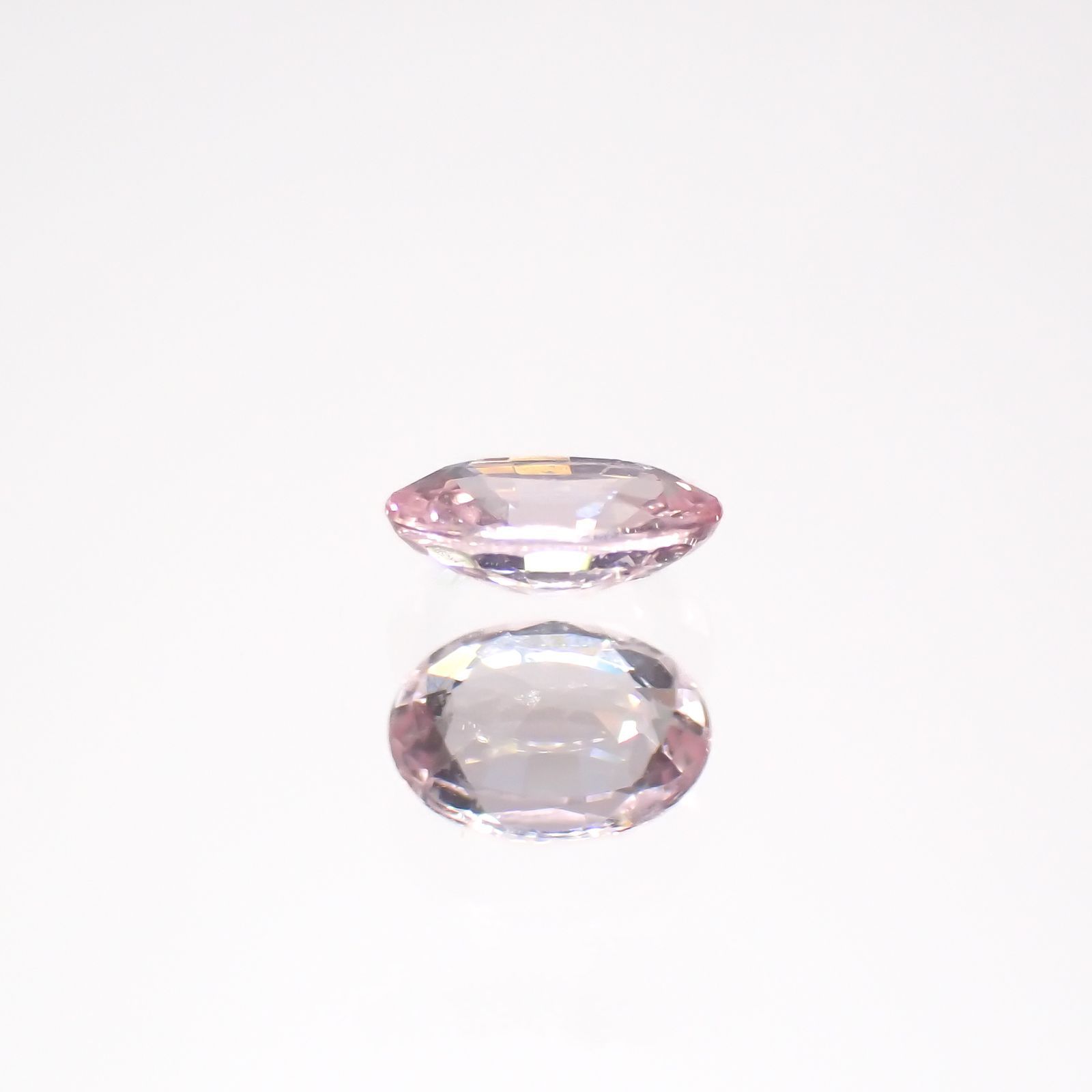 パパラチャサファイア(宝石名サファイア/別名パパラチャ・サファイア)スリランカ産 0.305ct ソ付(日独)[220616593]4.8x3.6mm前後
